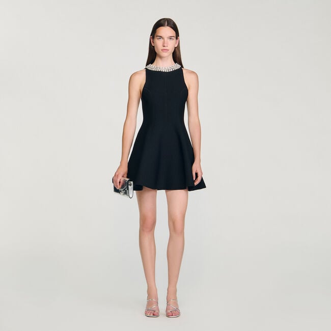 Short dress with pearl collar