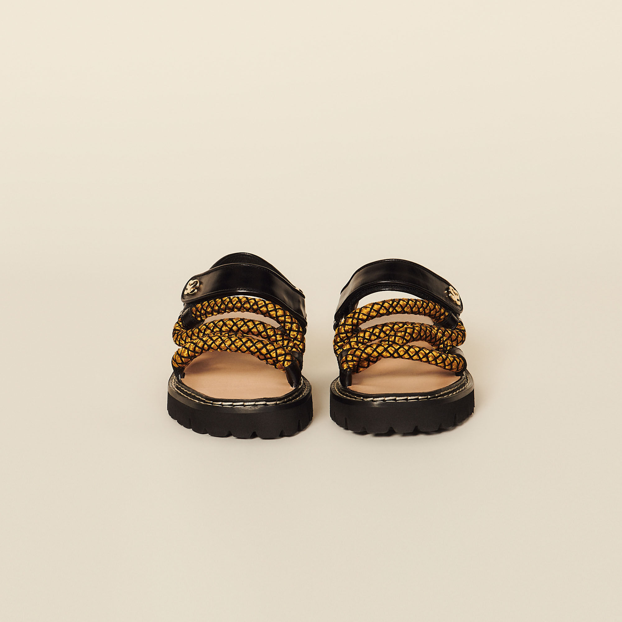 Notched rope sandals