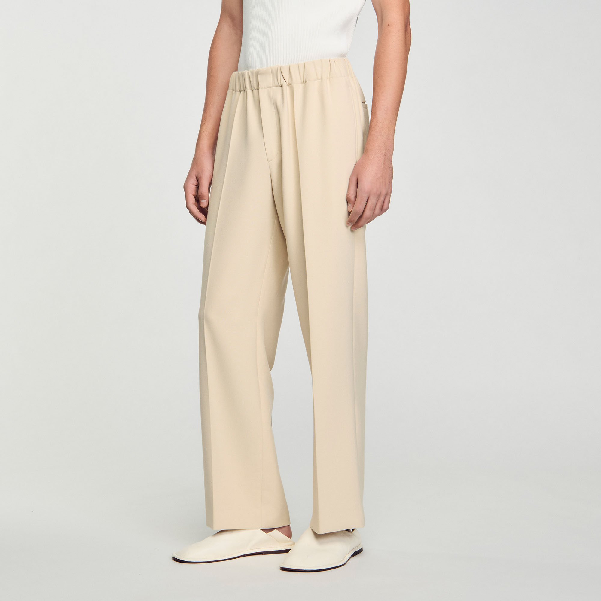 Wide-leg trousers