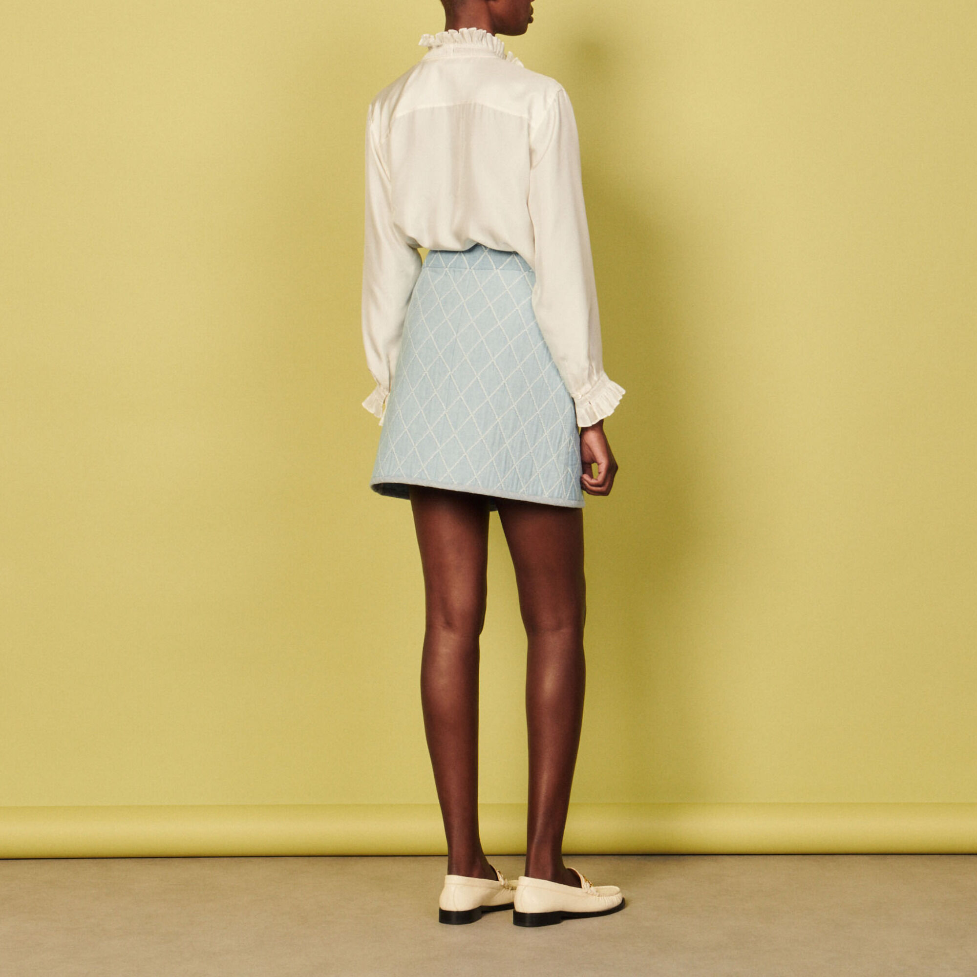 Short skirt with topstitching