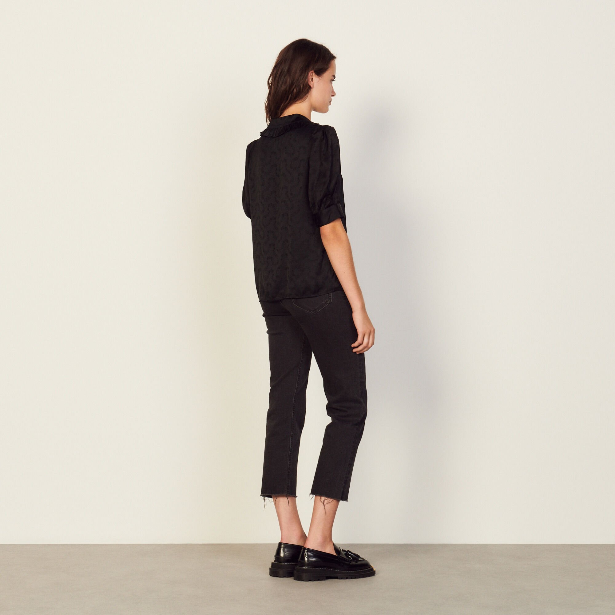 Flowing shirt in patterned jacquard