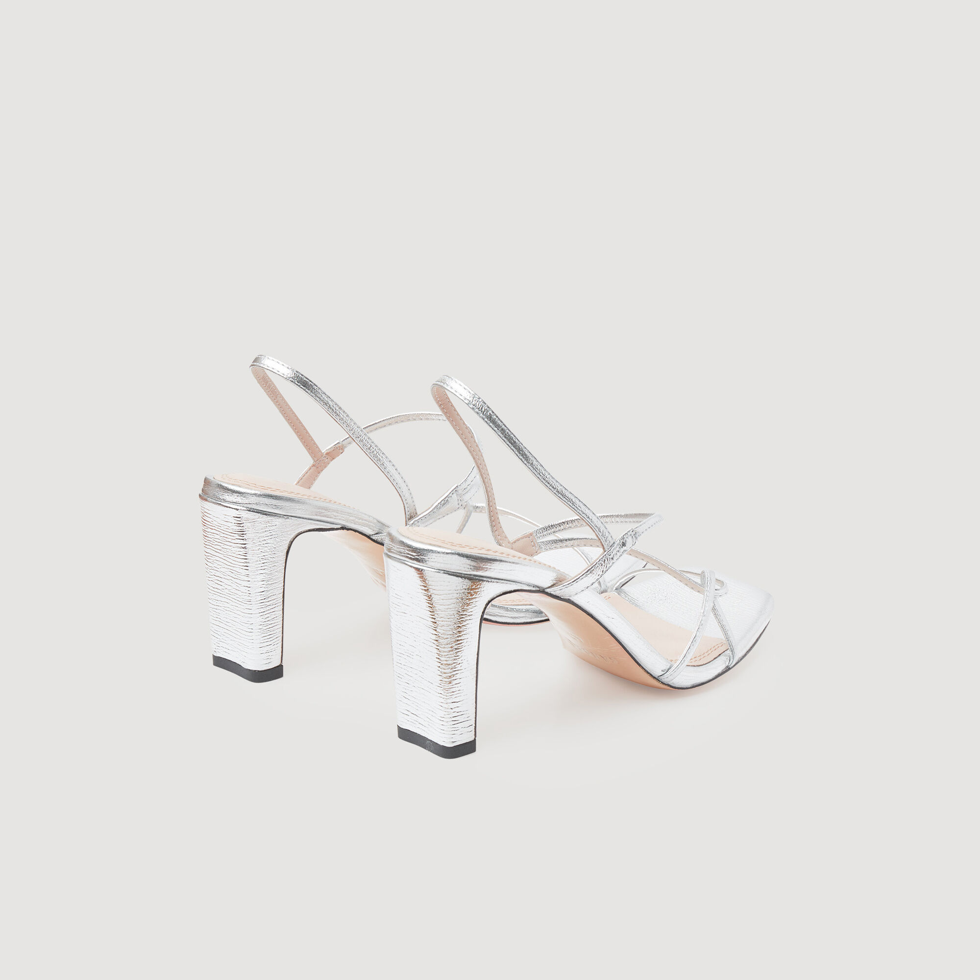 Leather sandals with a wide heel