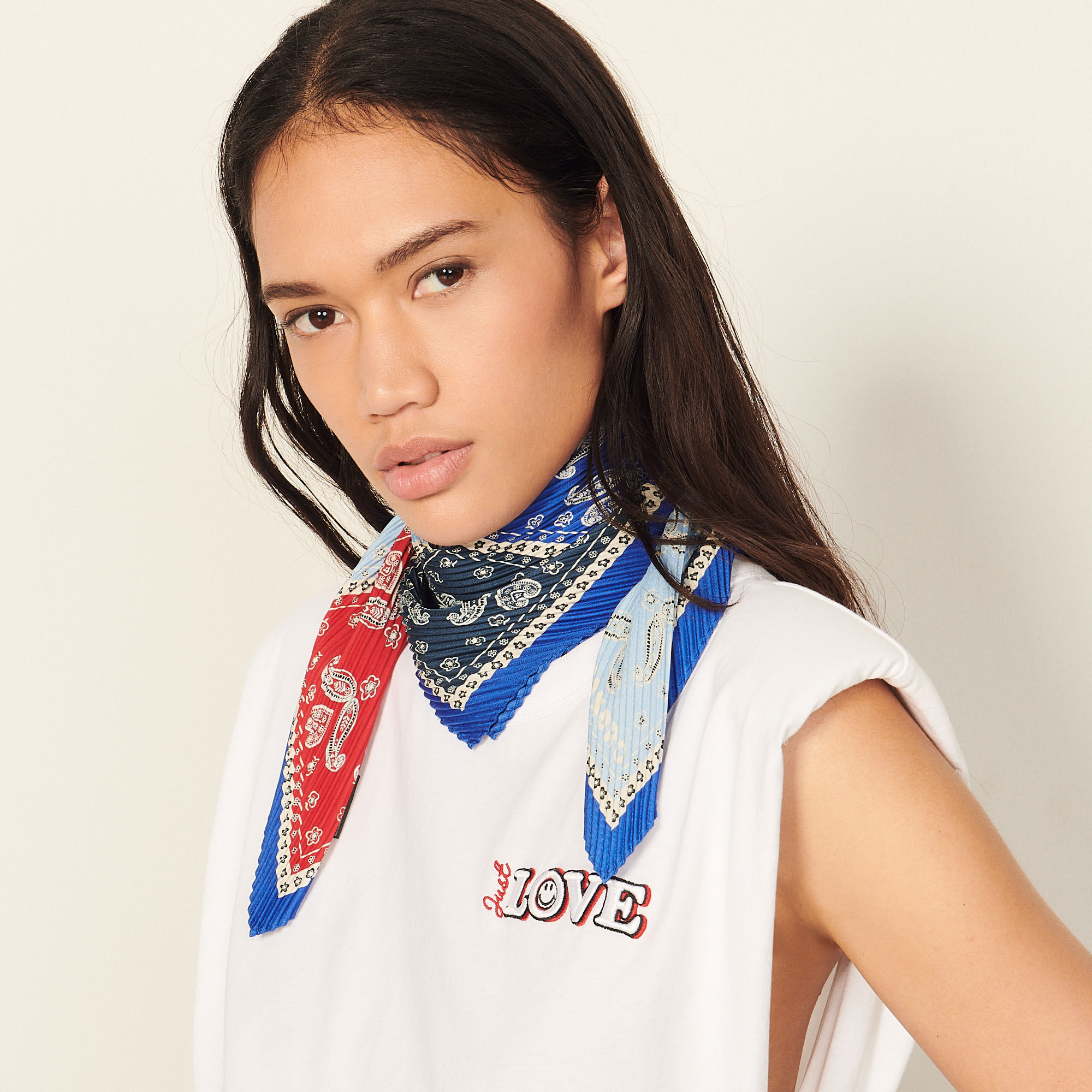 Printed scarf with pleats