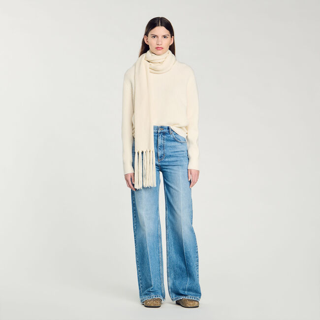 Knitted jumper with scarf collar