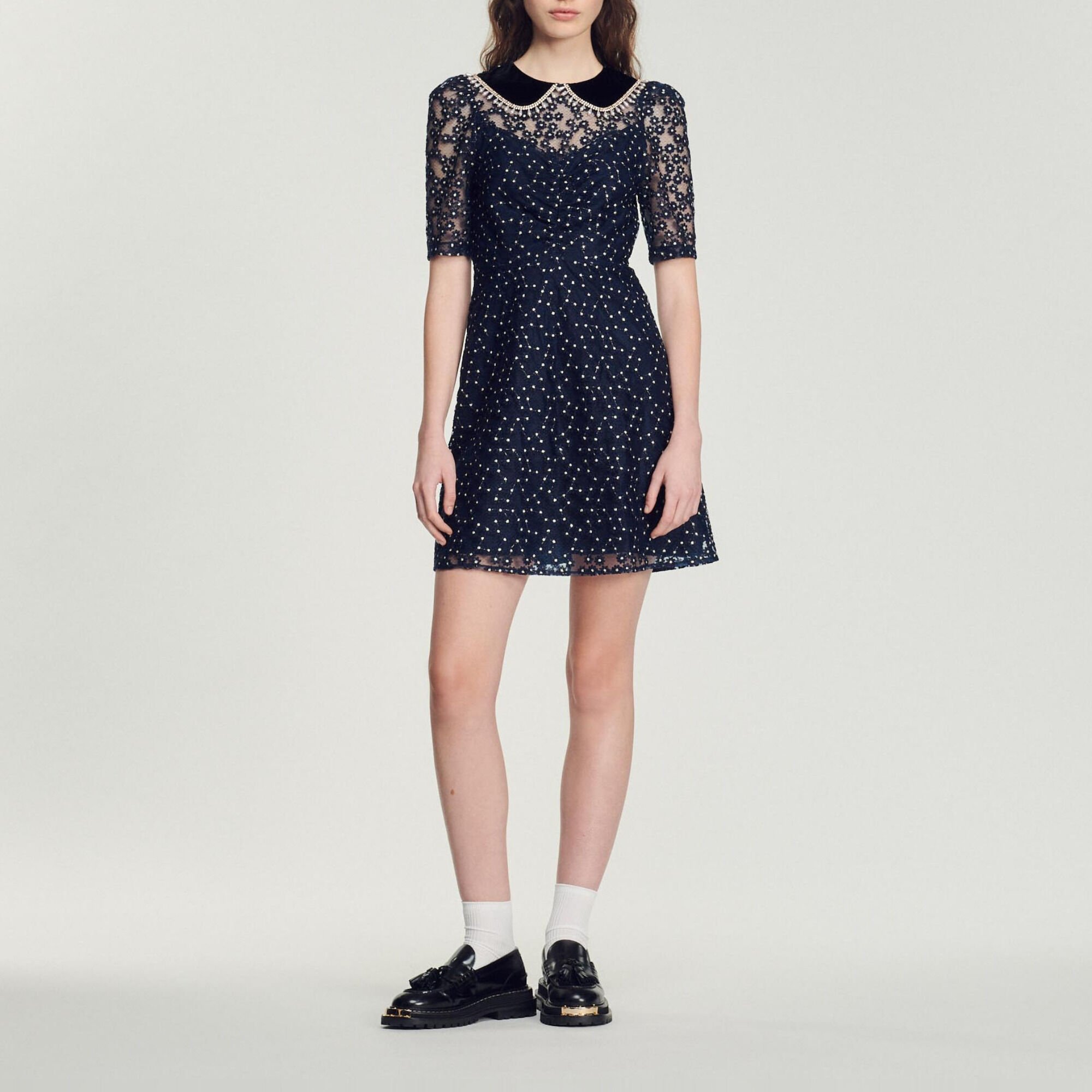 Short dress with Peter Pan collar