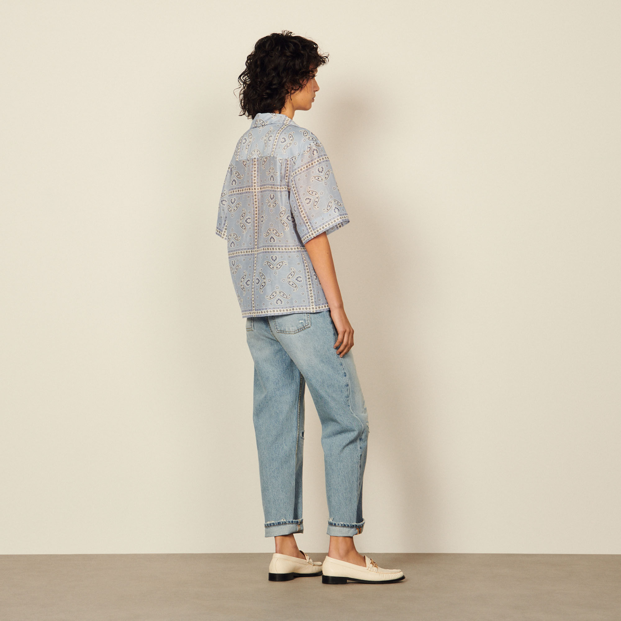 Short-sleeved bandana print shirt