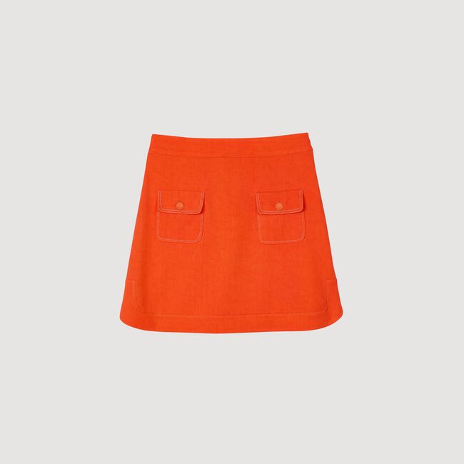 Short skirt with pockets