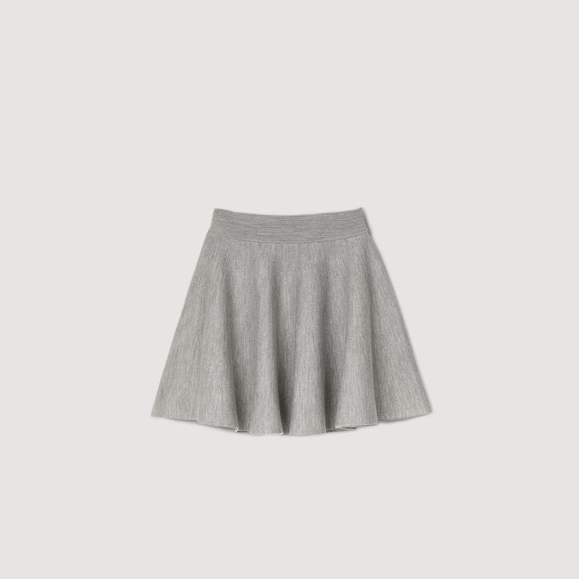 Short knit skirt