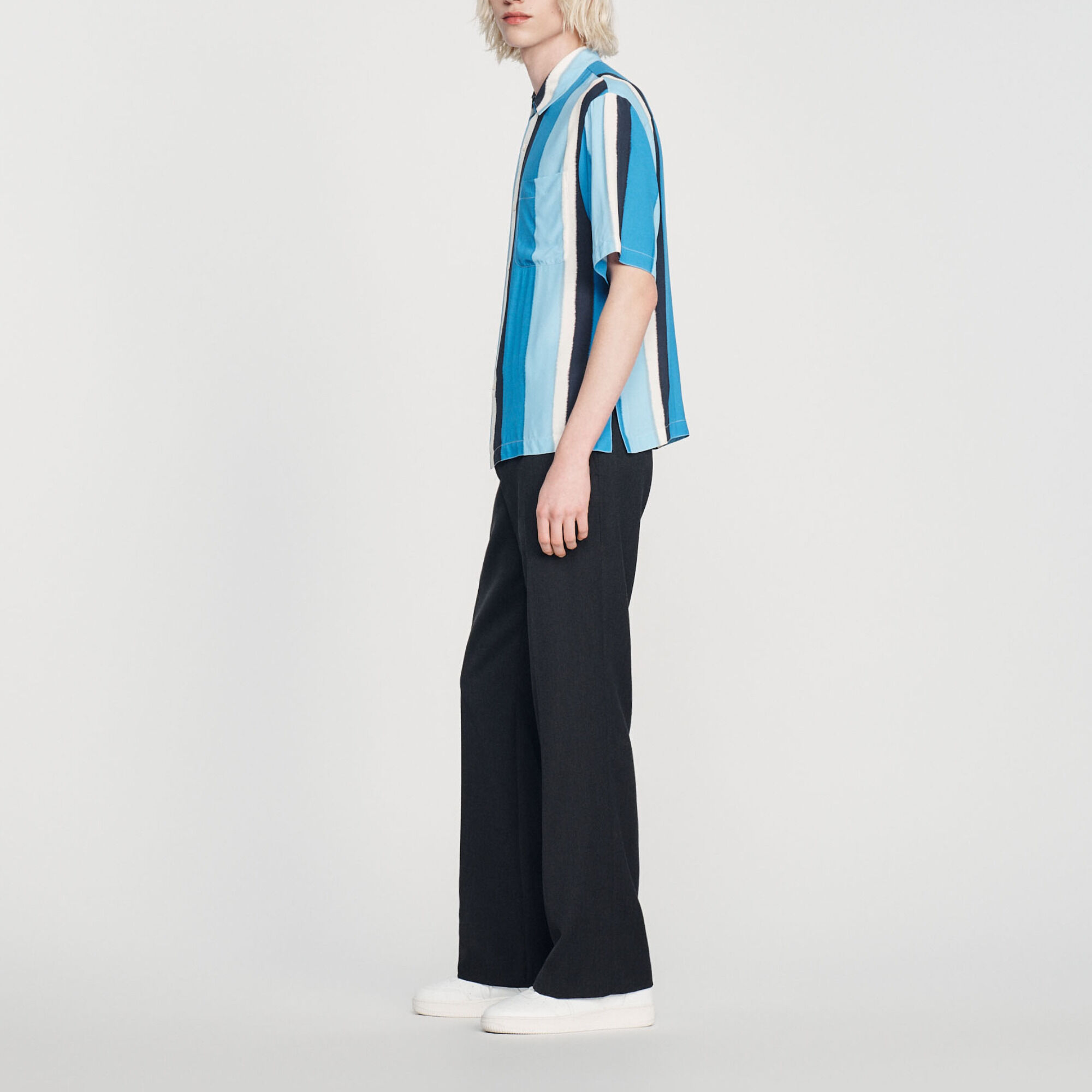Flowing striped short-sleeved shirt