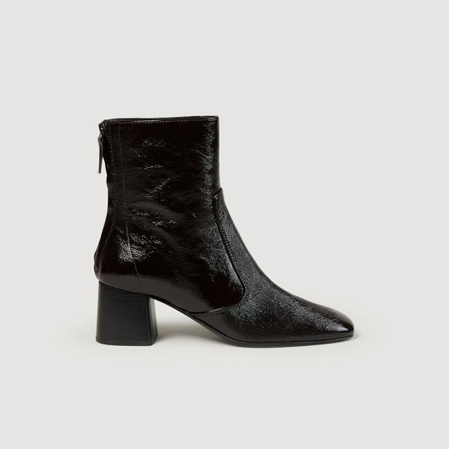 Cracked leather ankle boots