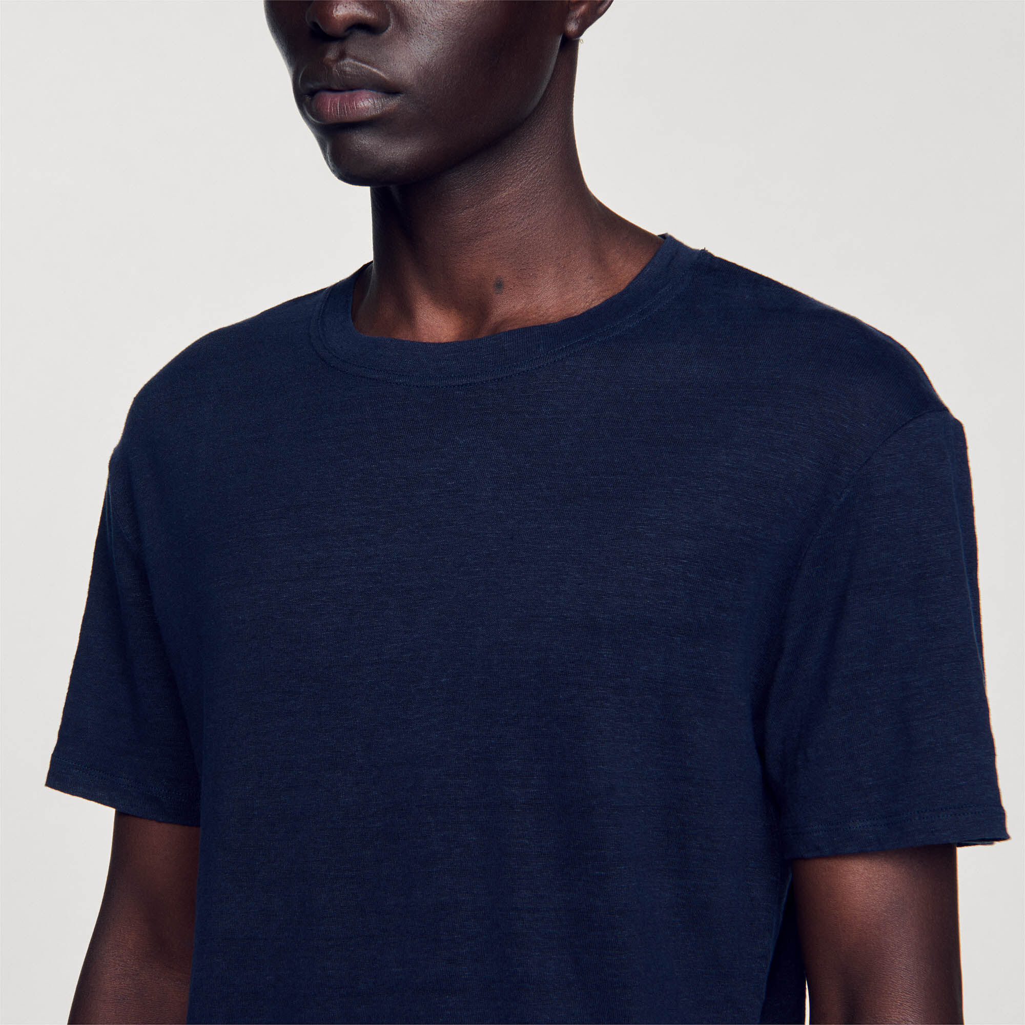 Certified linen T-shirt