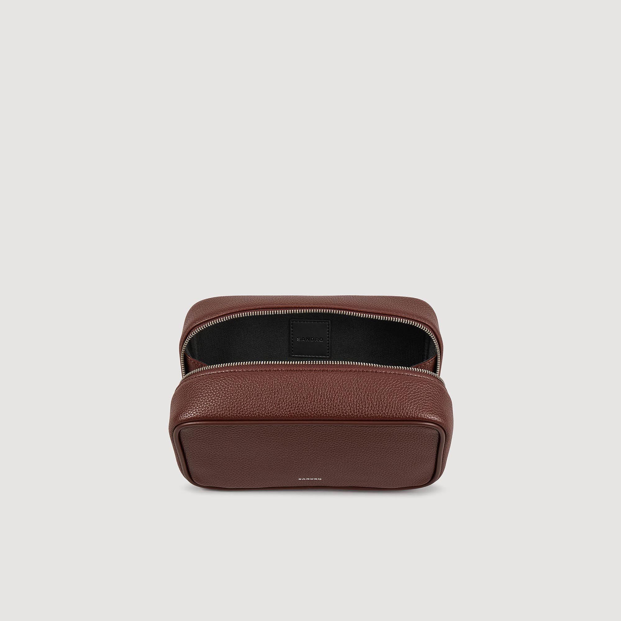 Toilet bag in grained fabric
