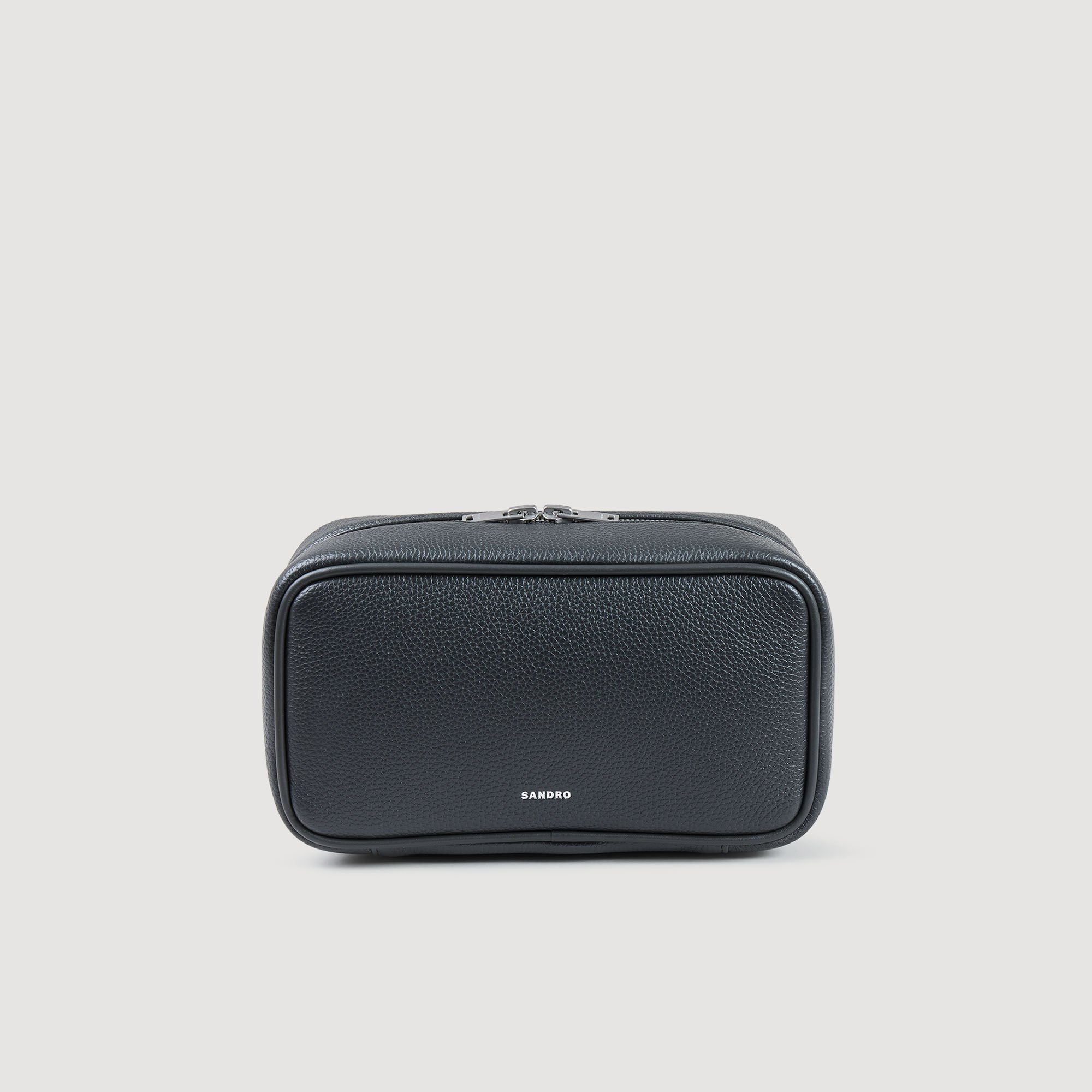 Toilet bag in grained fabric