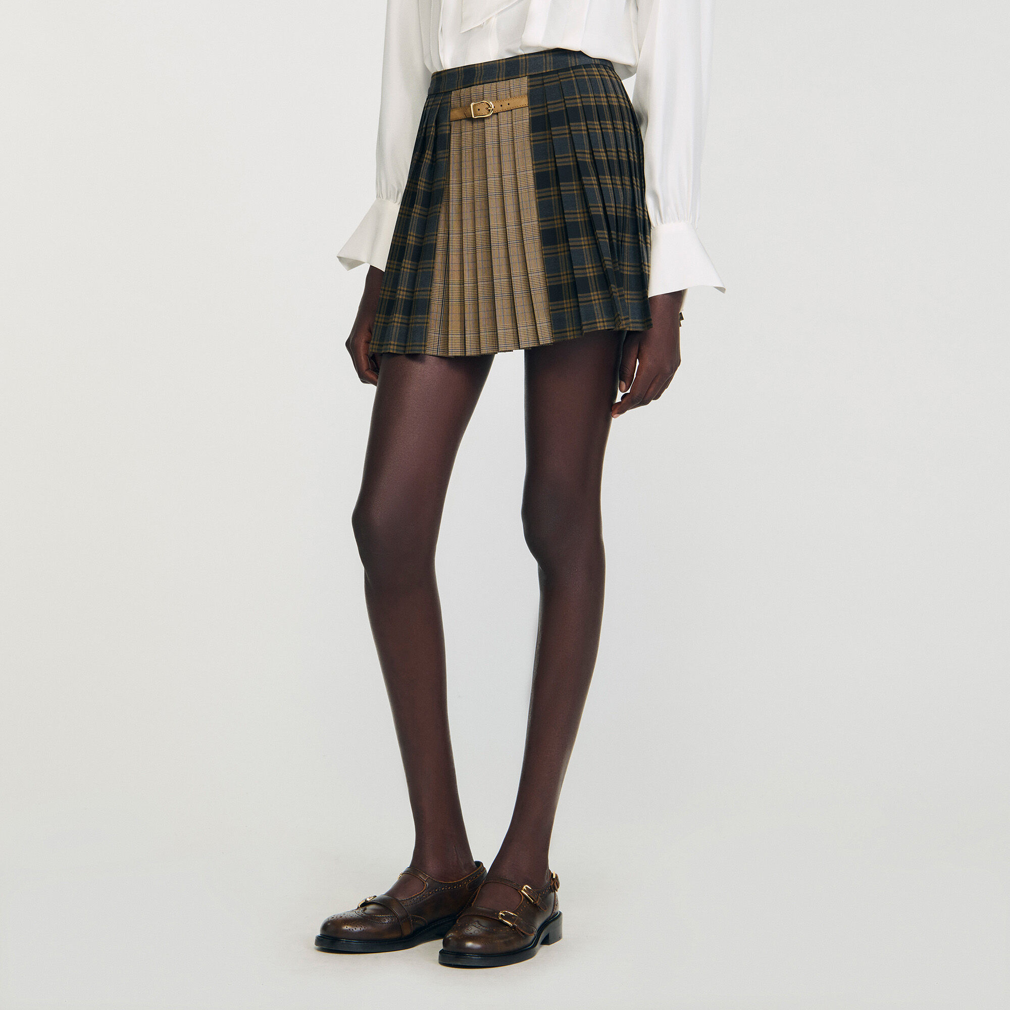Short checked pleated skirt