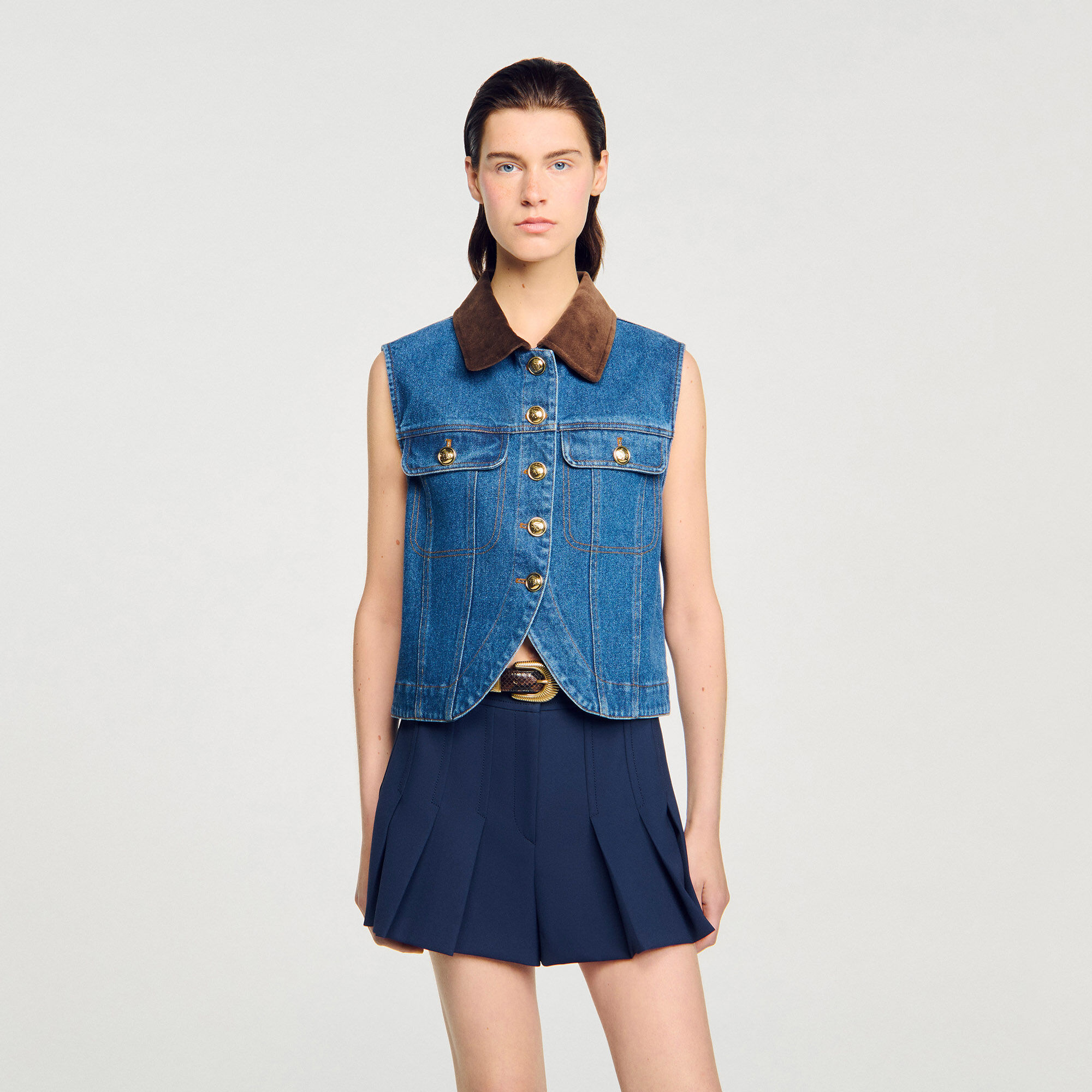 Sleeveless denim jacket