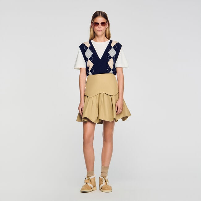 Short ruffled skirt