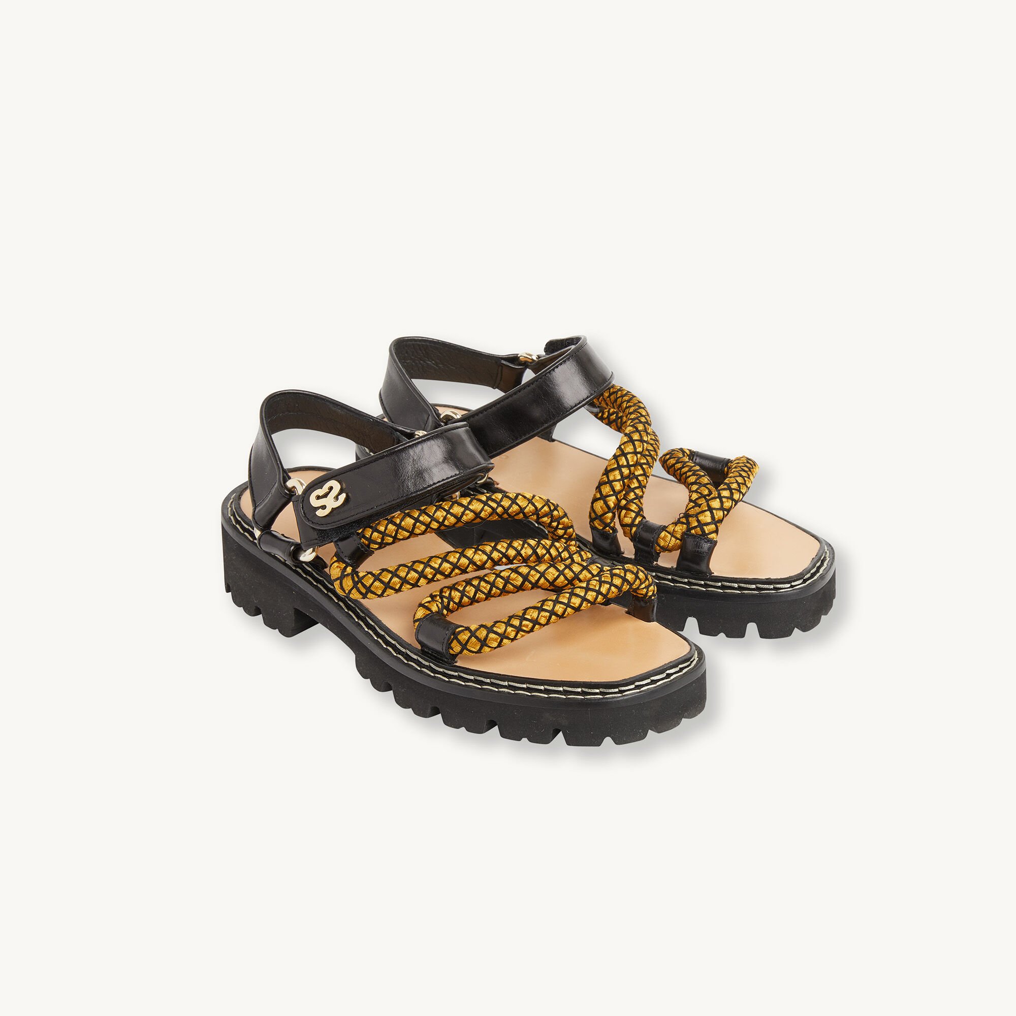 Notched rope sandals