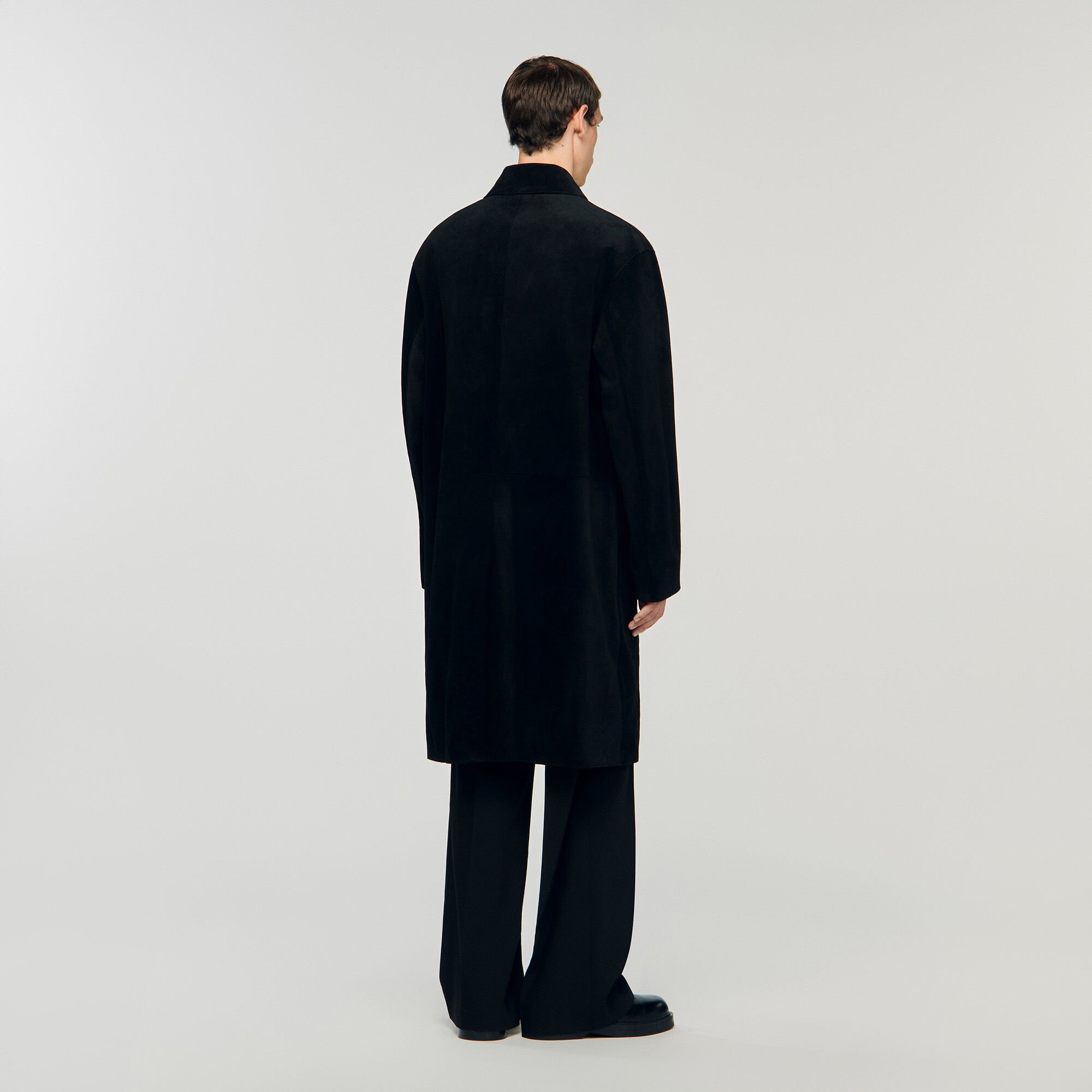 Oversized coat with wing collar