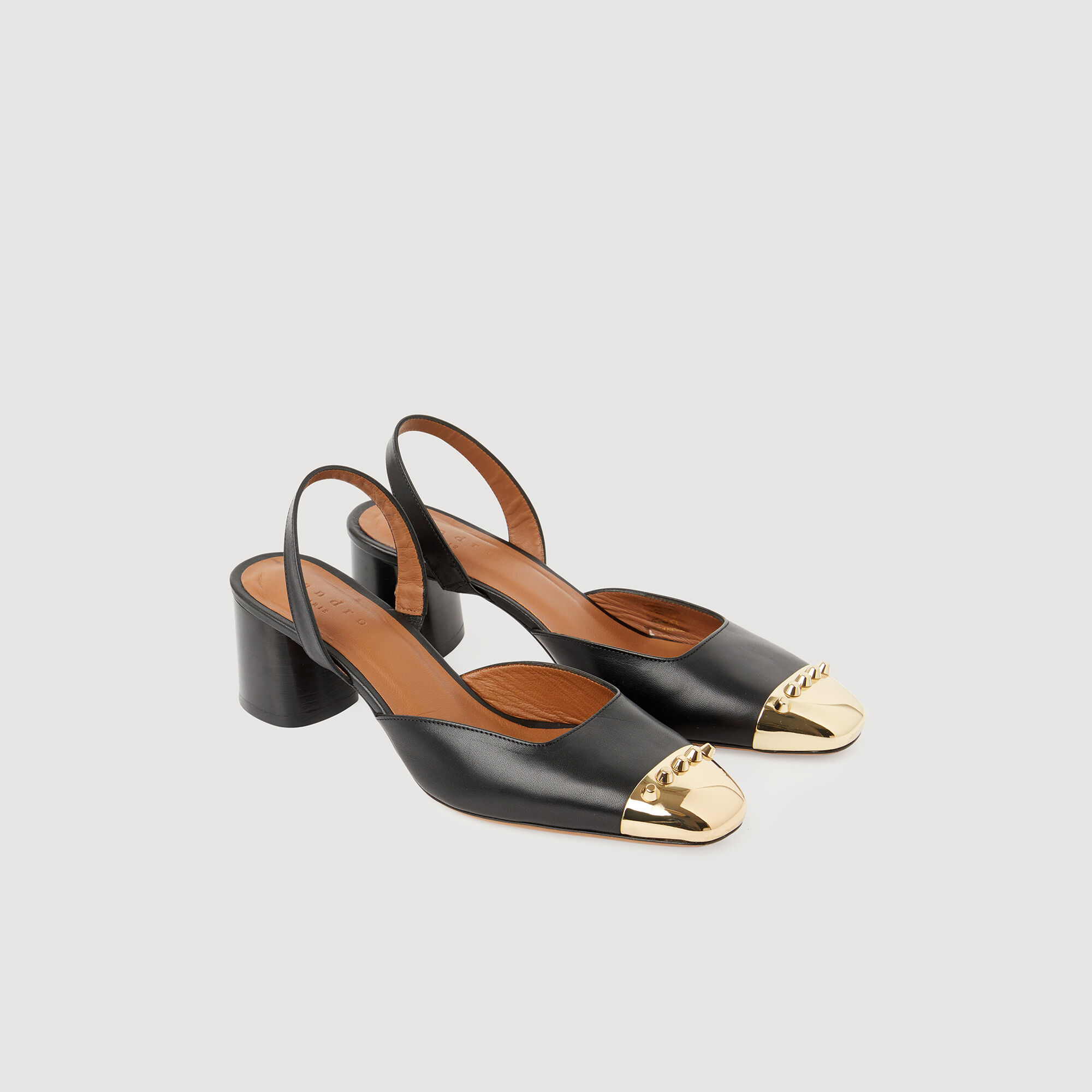 Decorative toe leather sandals