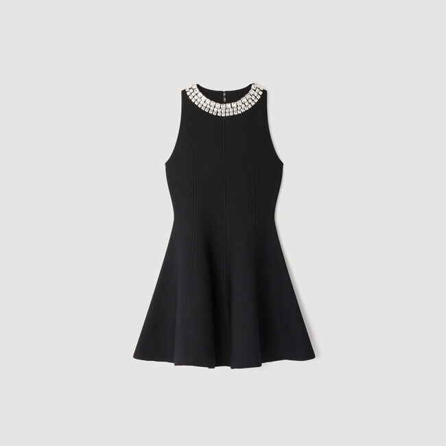 Short dress with pearl collar