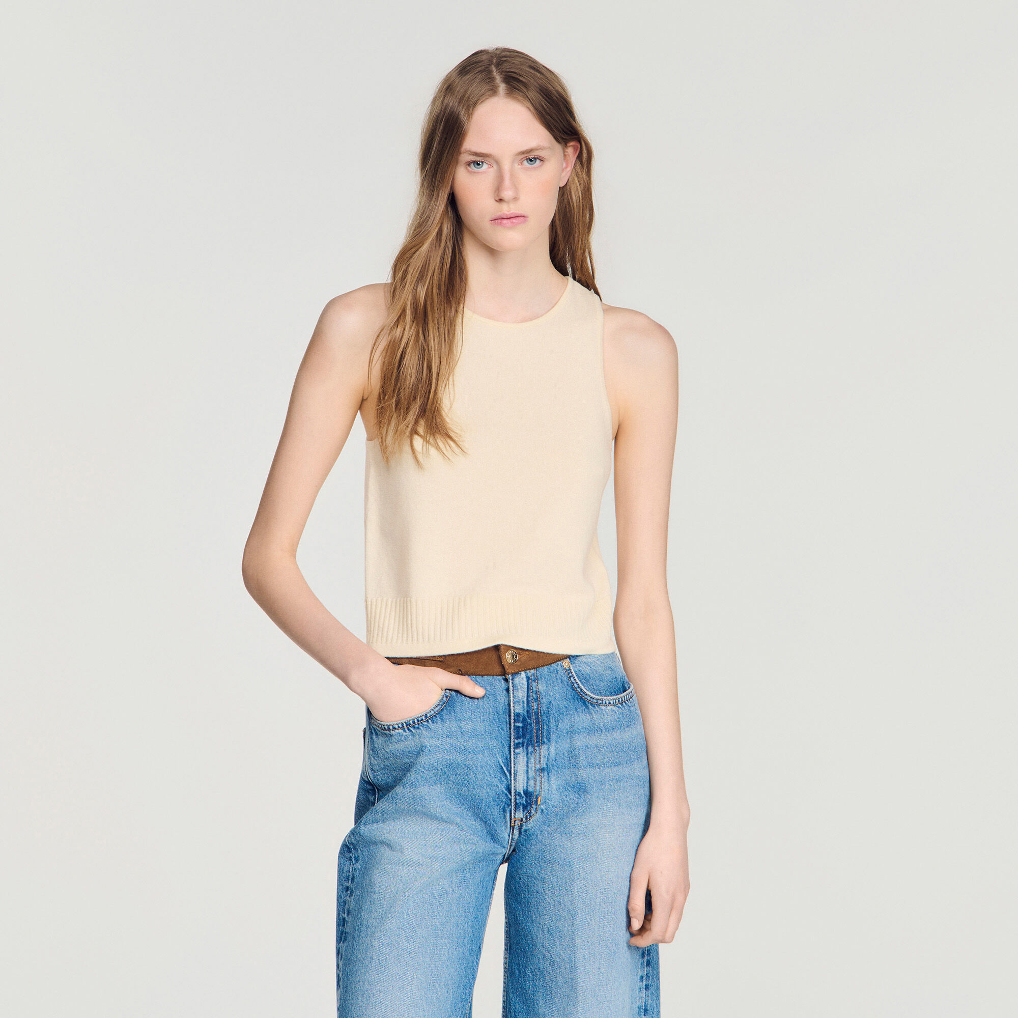 Sleeveless jumper