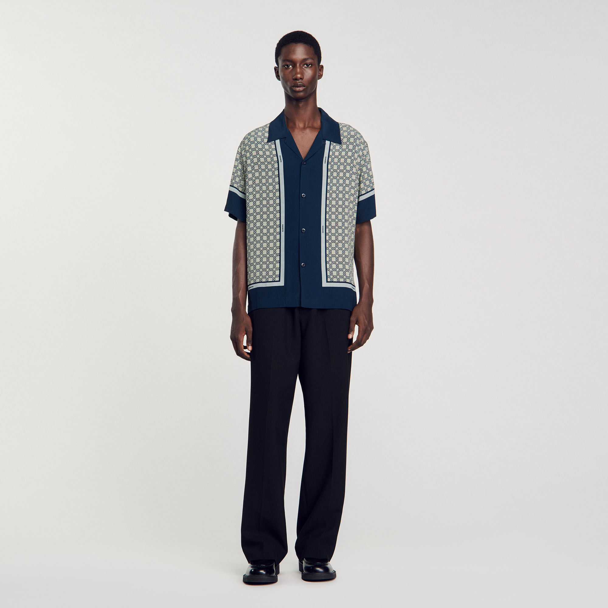 Short-sleeved patterned shirt