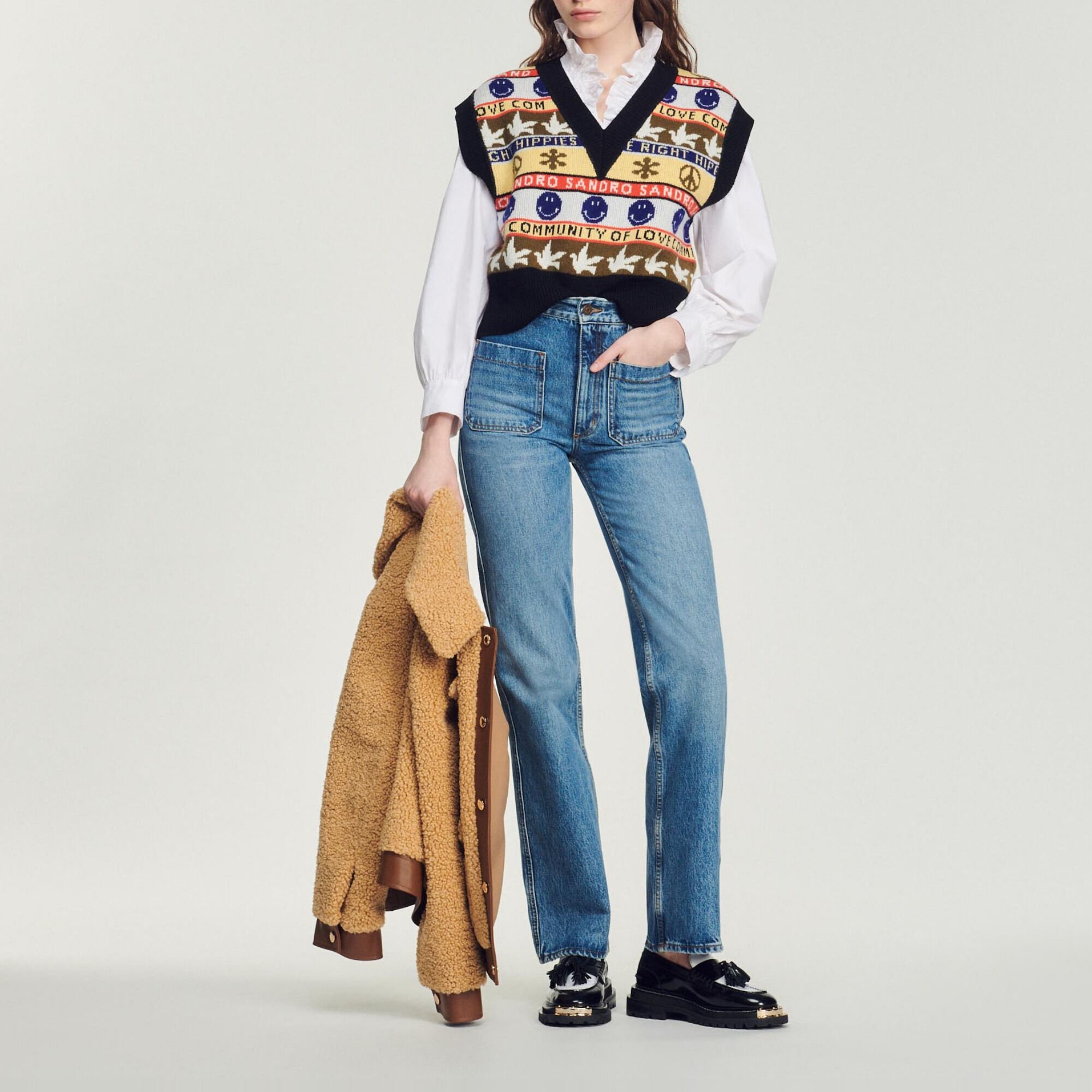 Sleeveless sweater with motif