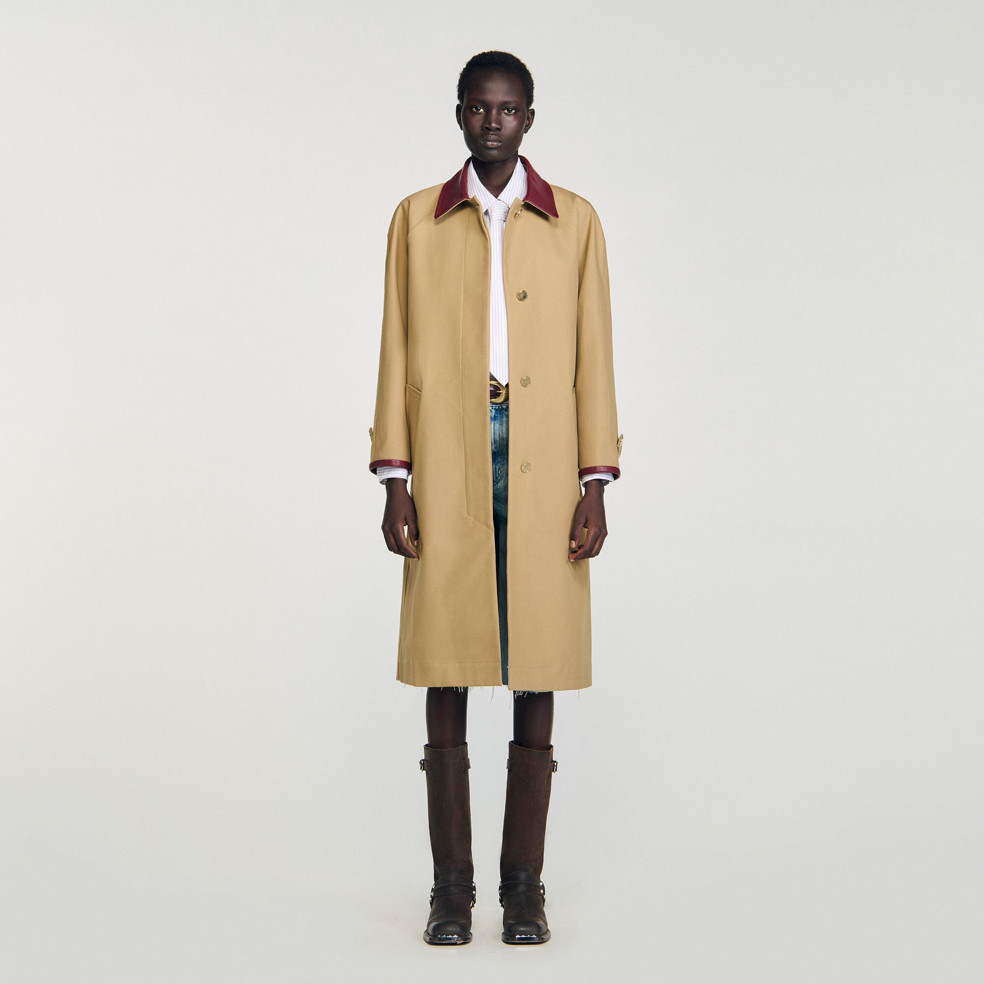 Trench coat with leather collar