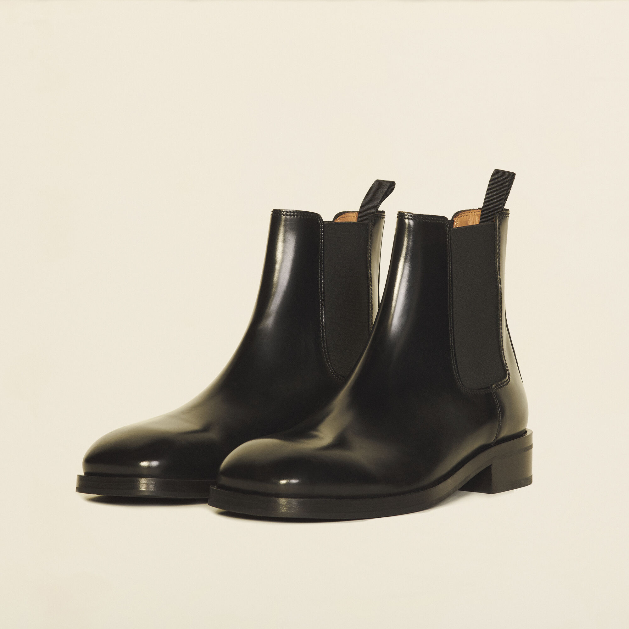 Smooth leather boots