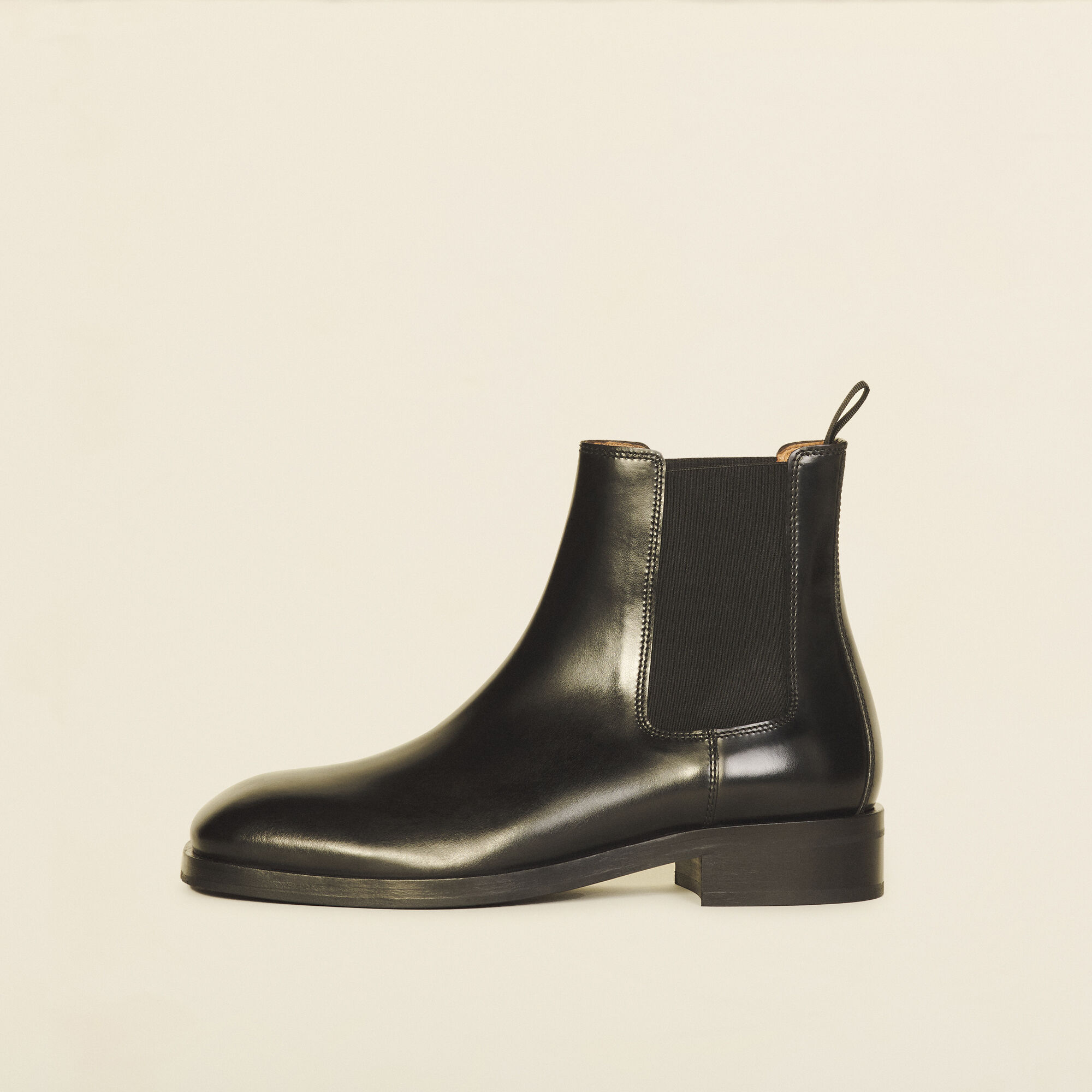 Smooth leather boots