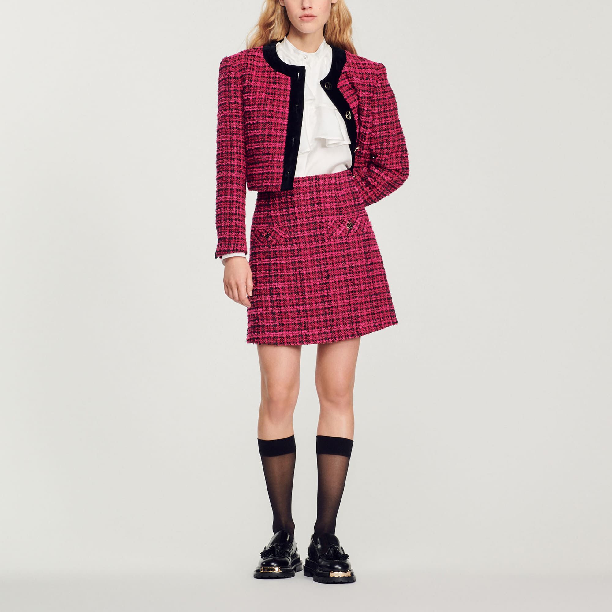 Short tweed skirt