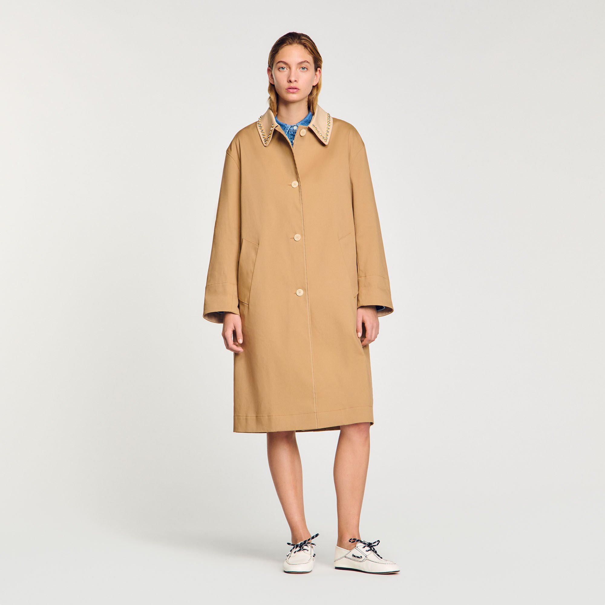 Trench coat with rhinestone collar