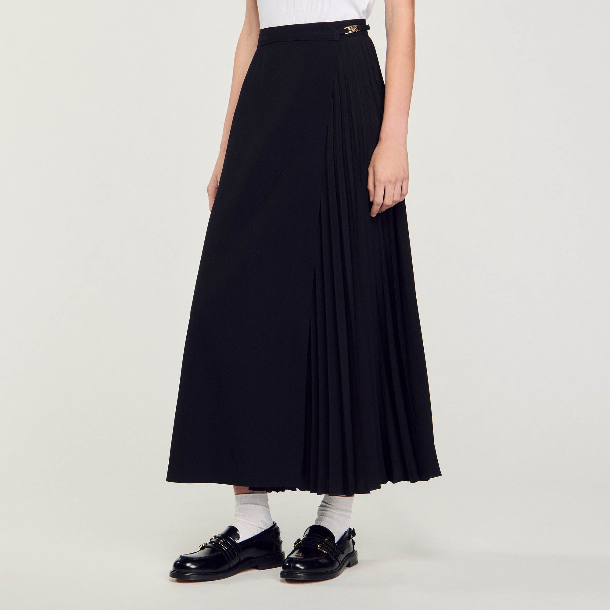 Curb chain buckle pleated skirt