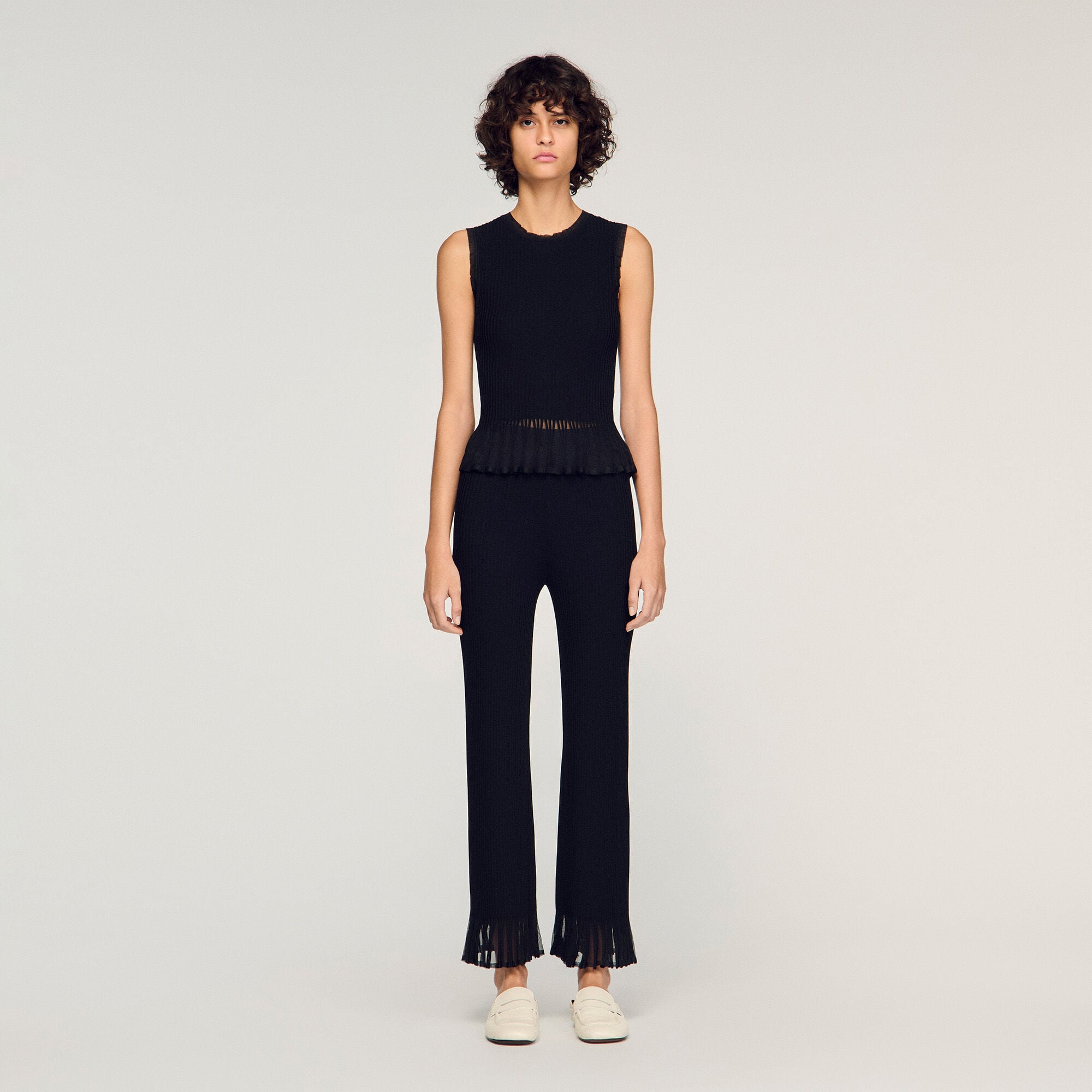 Ruffled knit trousers