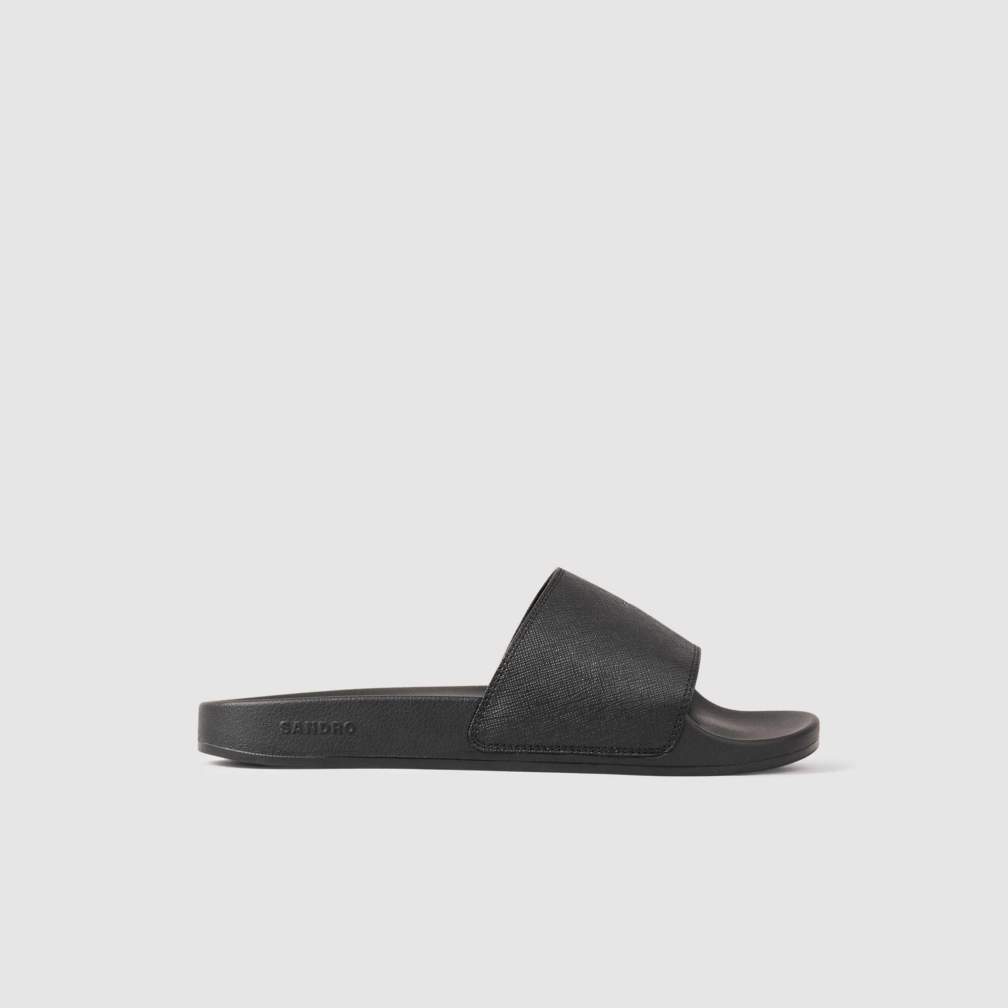 Sandals in reconstituted leather