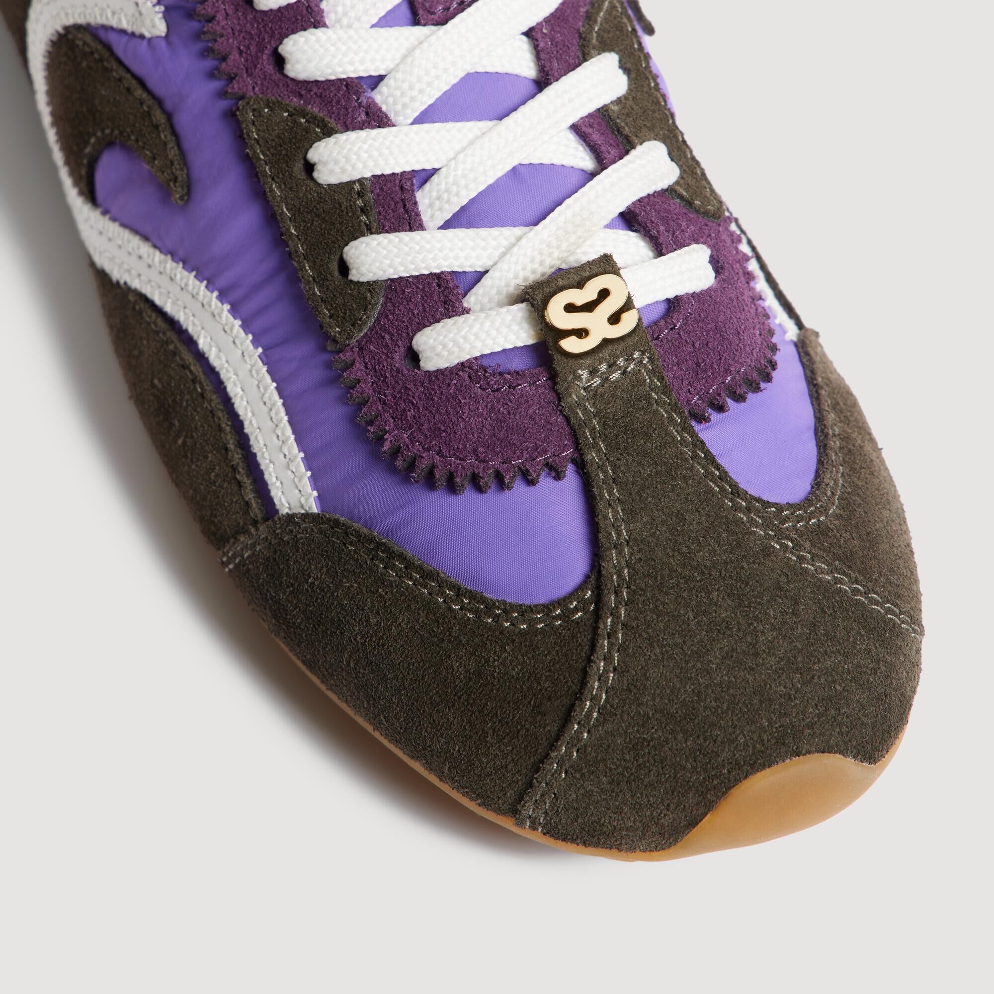 Mixed-material Light Wave trainers
