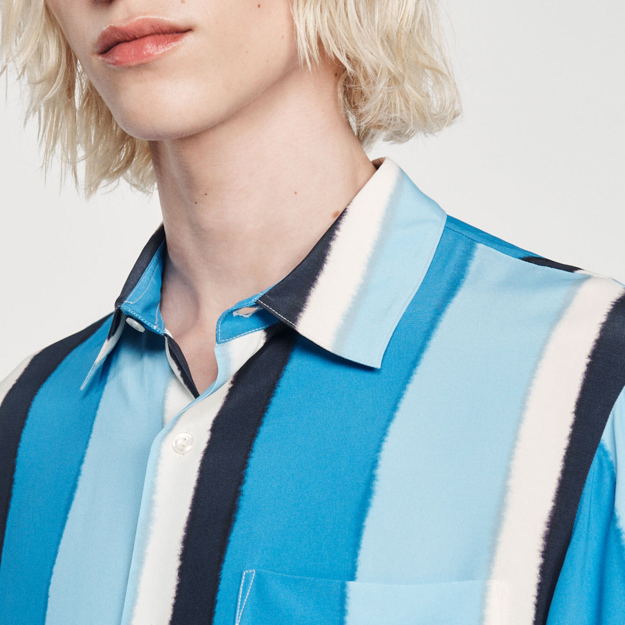 Flowing striped short-sleeved shirt