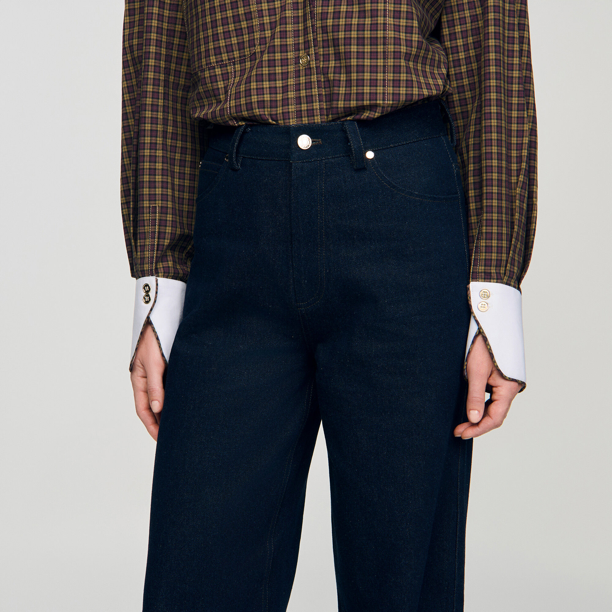 Wide-leg raw jeans