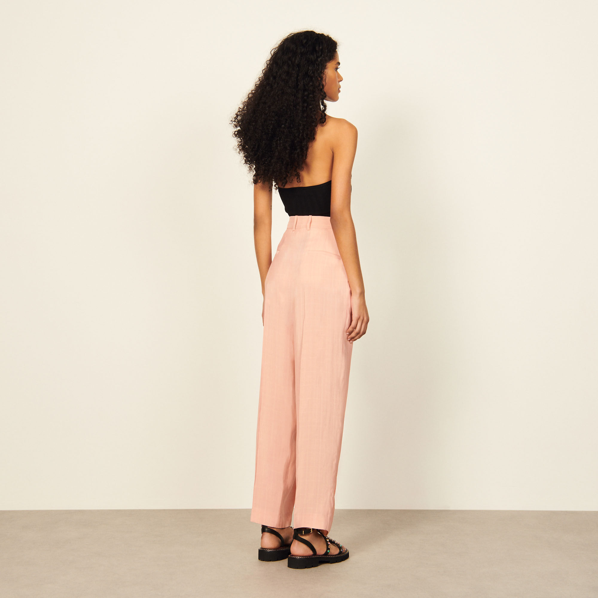 Straight trousers with pleats