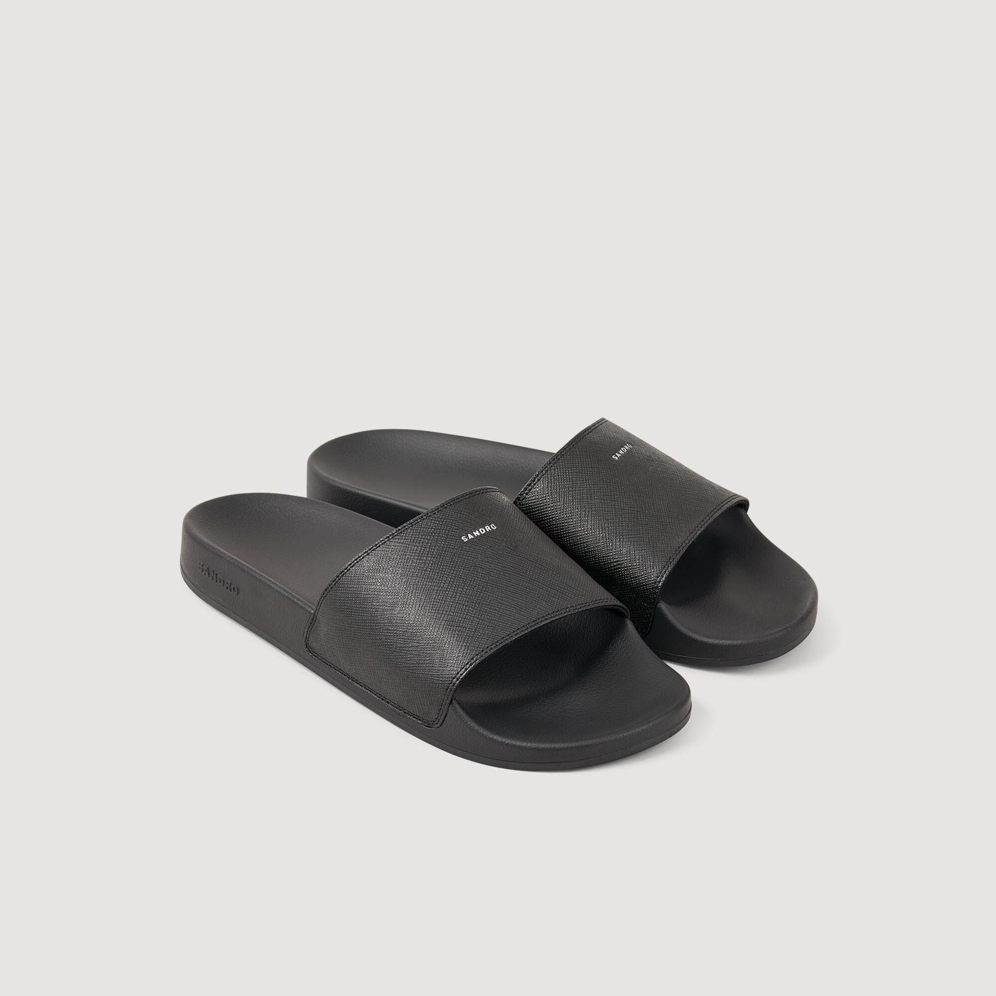 Sandals in reconstituted leather