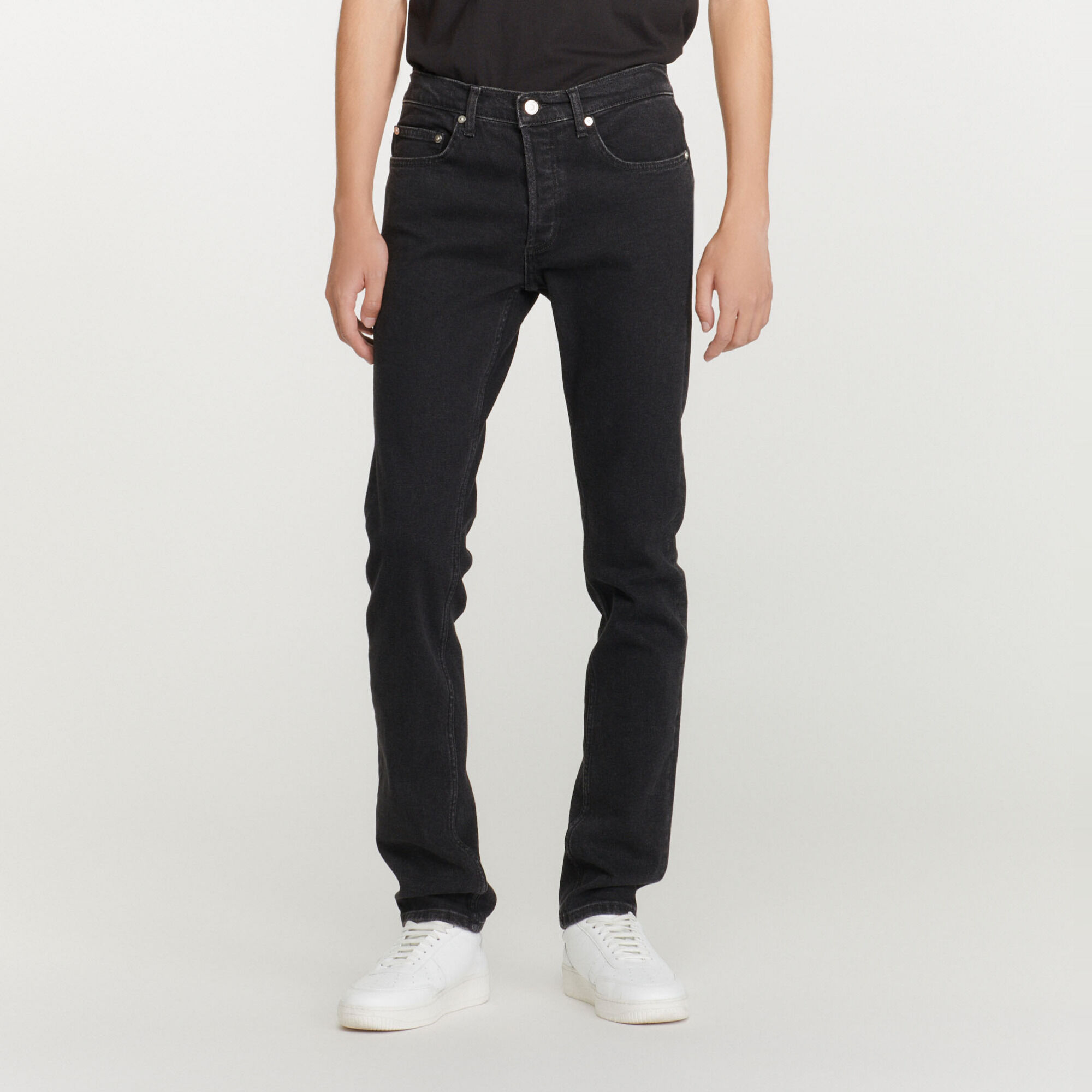 Slim-fit jeans