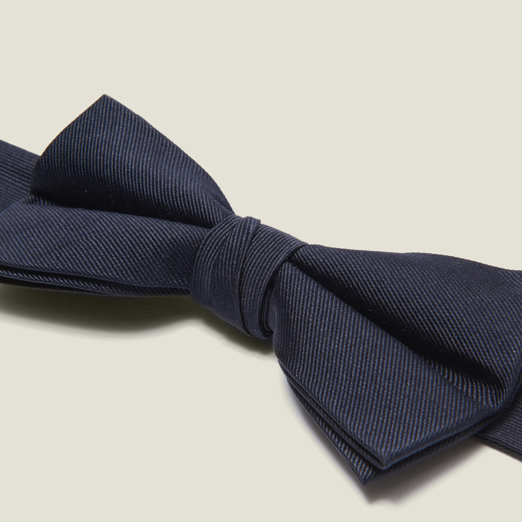 Silk twill bow tie
