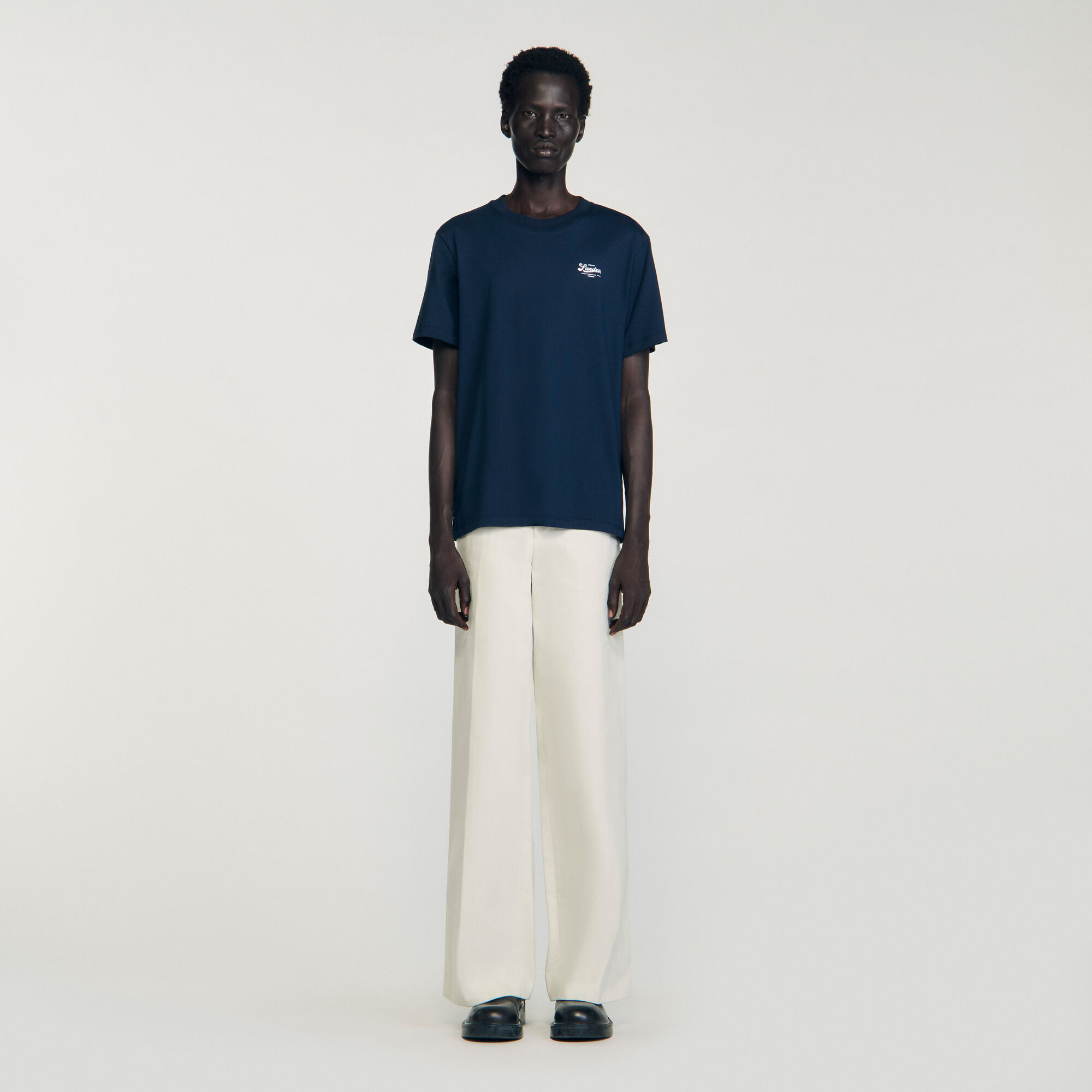 T-shirt with appliqué logo