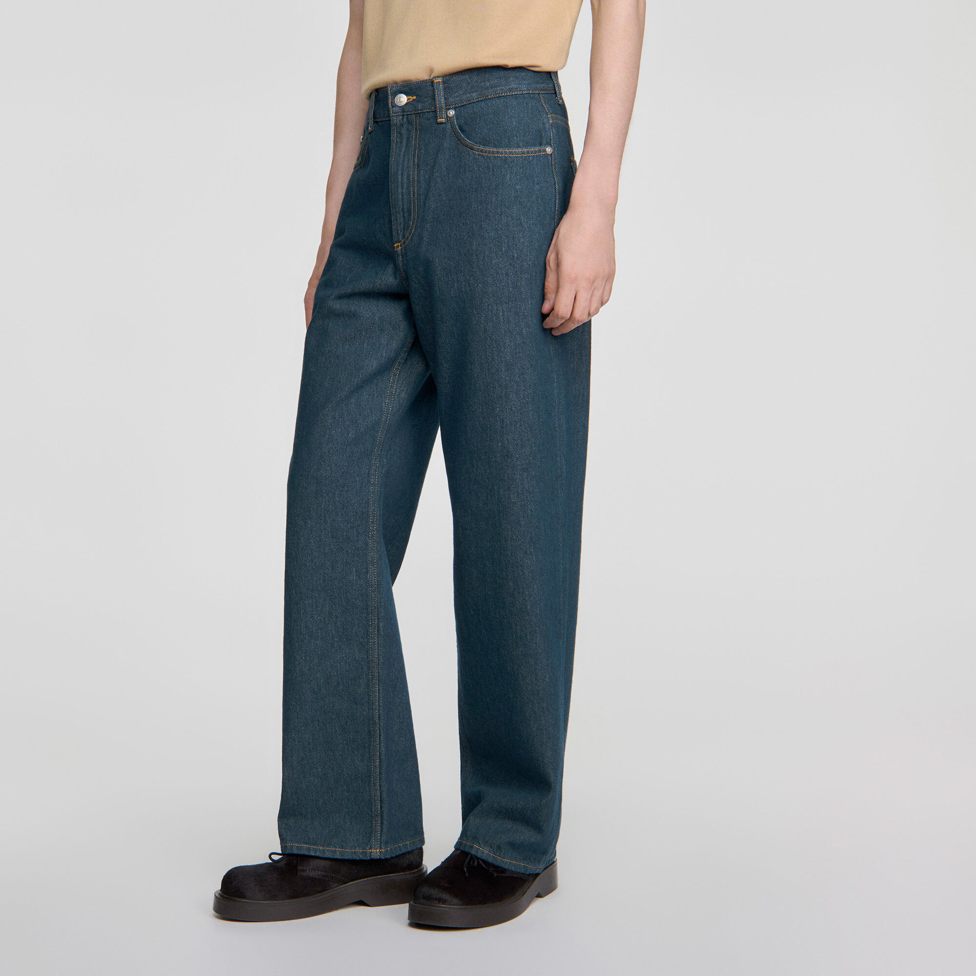 Baggy faded-effect jeans