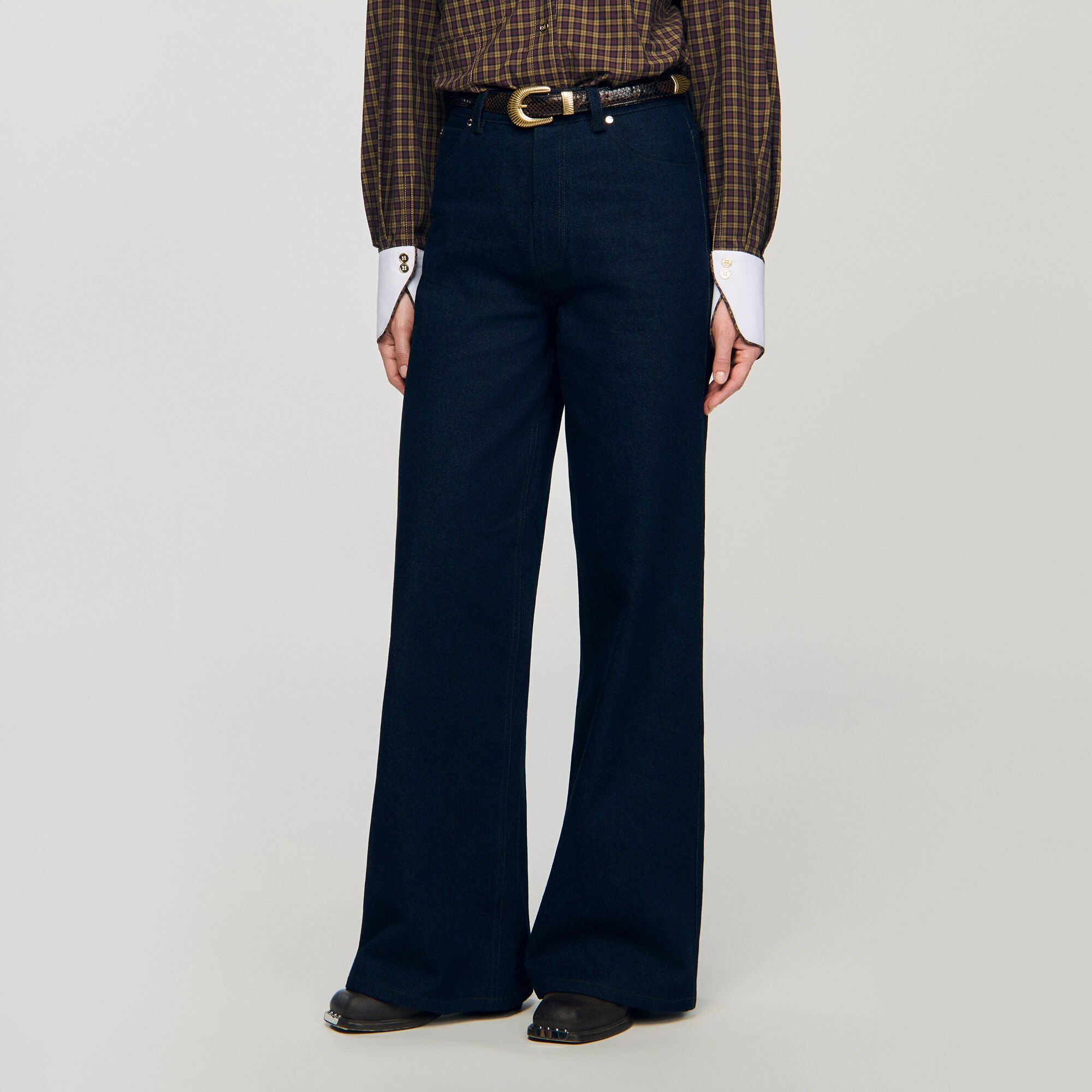 Wide-leg raw jeans