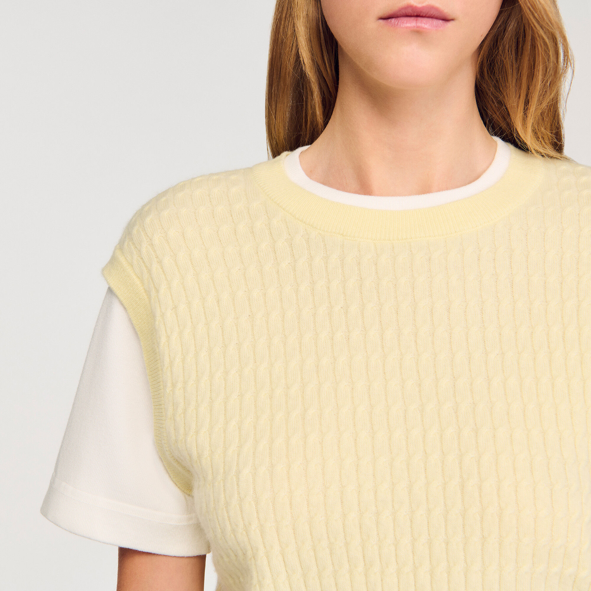Dual-material knit jumper
