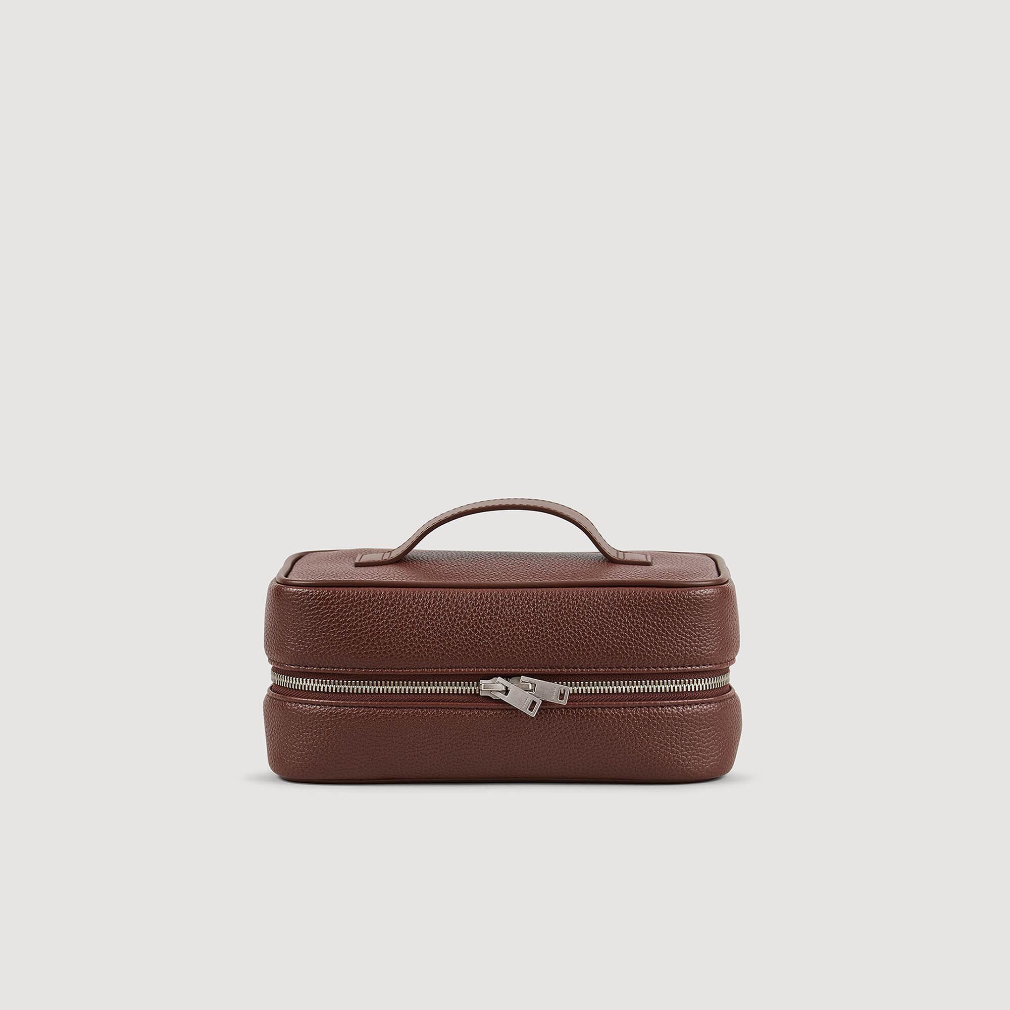 Toilet bag in grained fabric