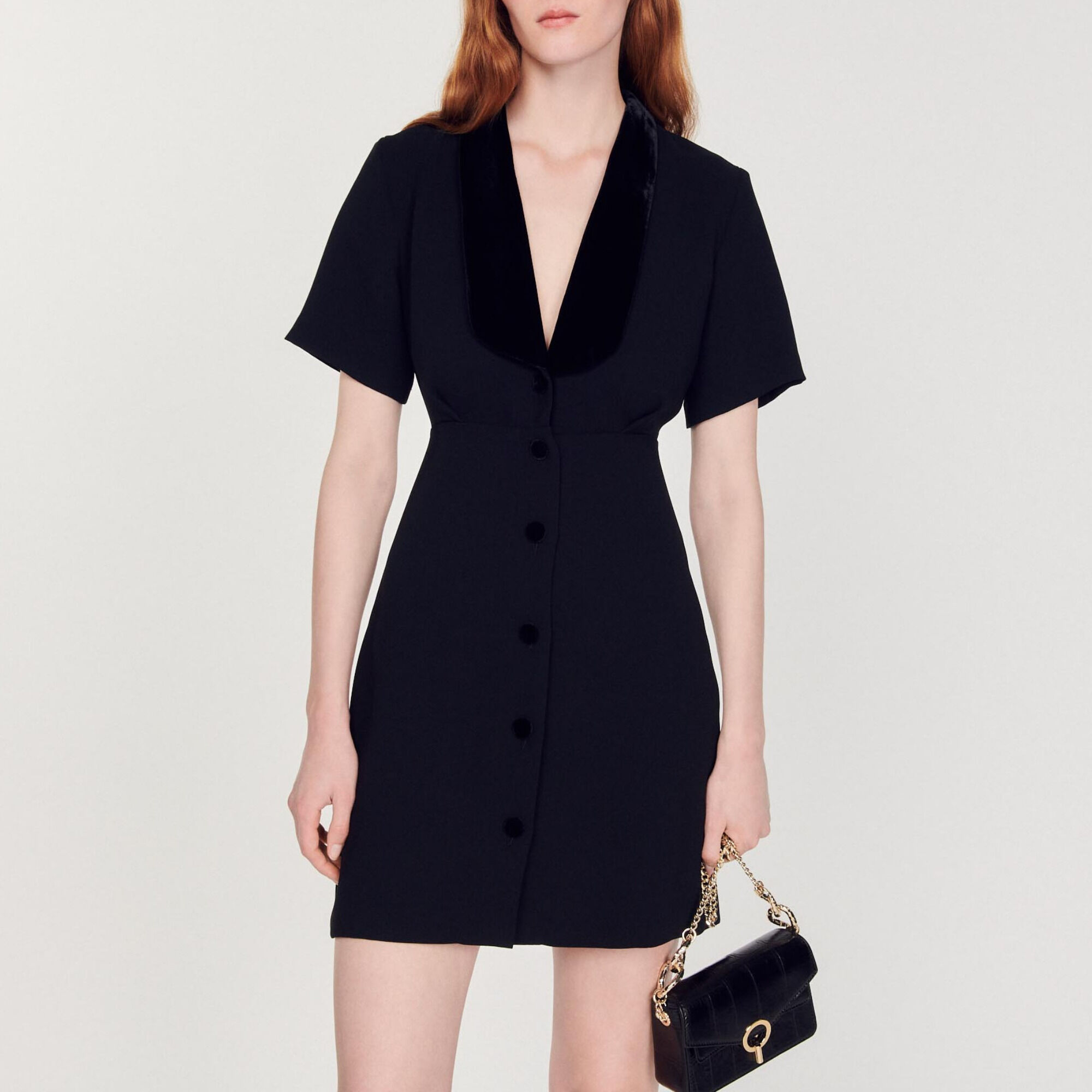 Short dress with shawl neck