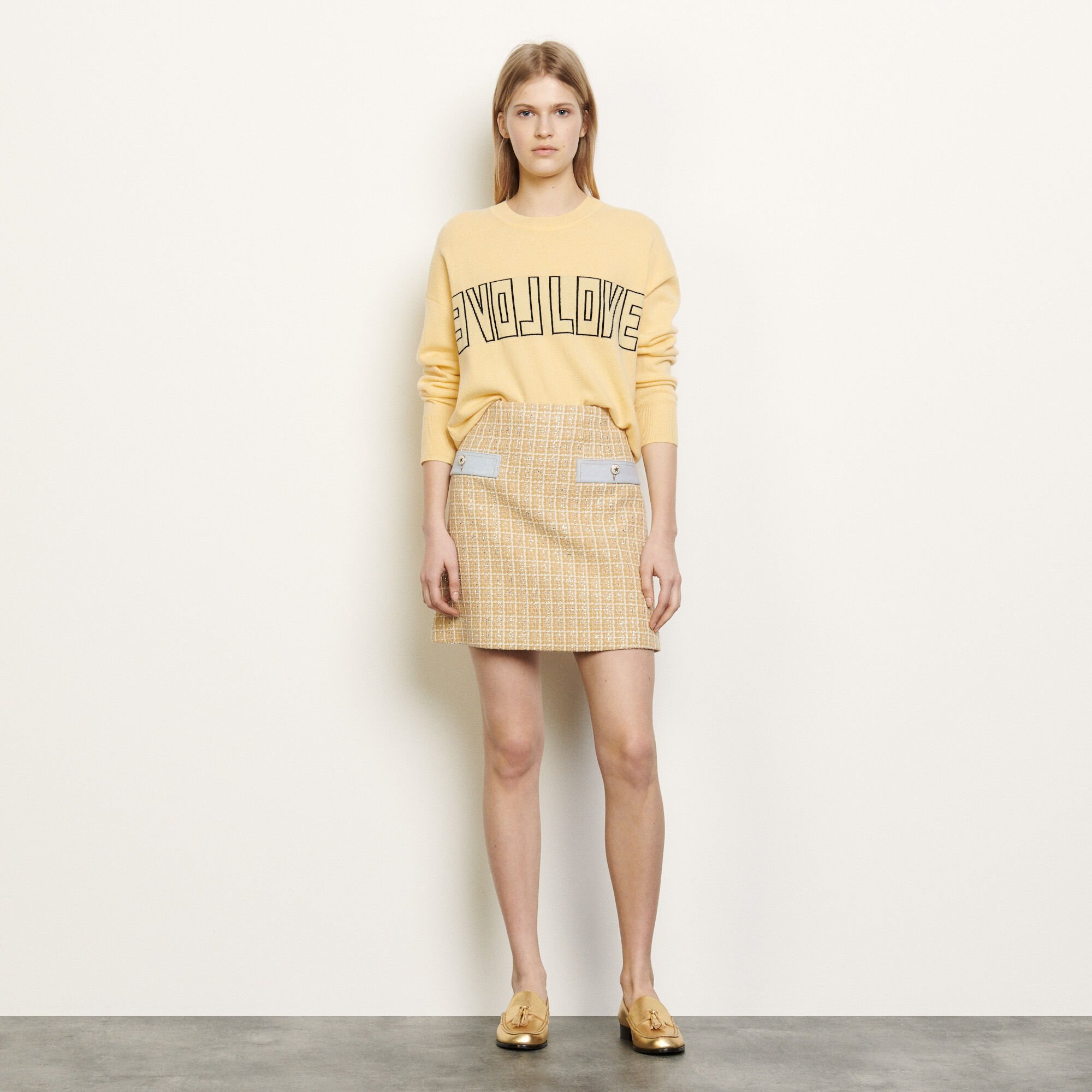 Short tweed skirt