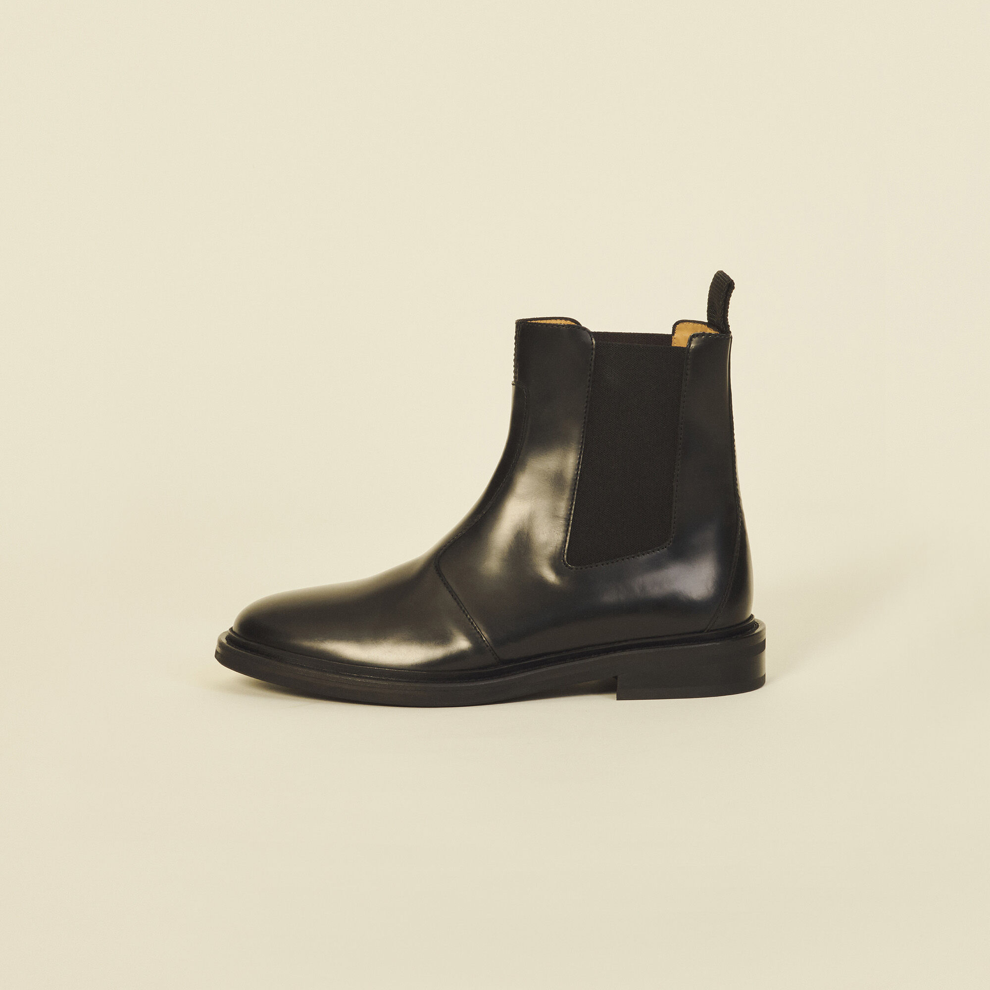 Smooth leather boots